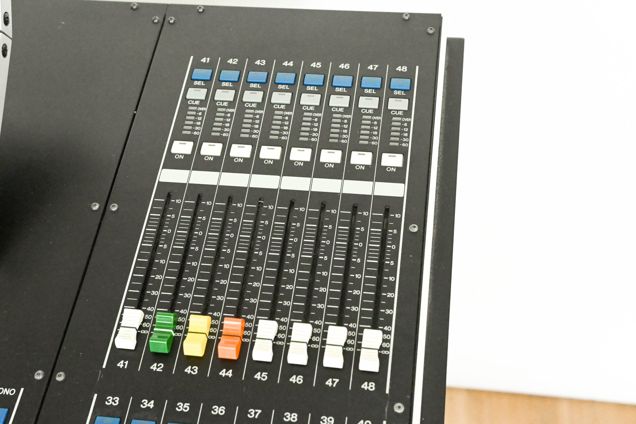 Yamaha M7CL-48 48-Channel Digital Audio Mixing Console