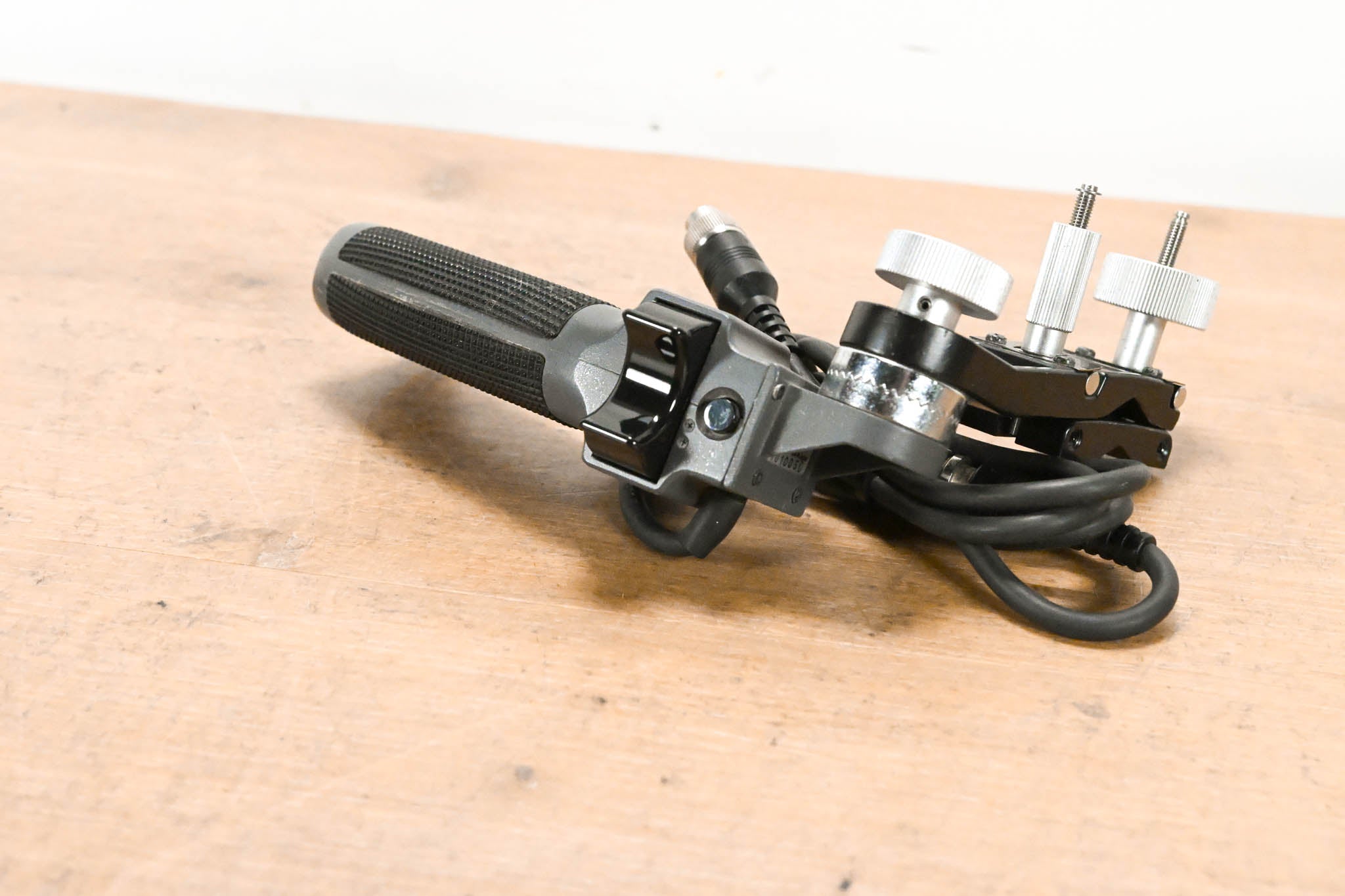 Canon ZSG-200M Zoom Servo Grip Controller w/ CR-10 Clamper