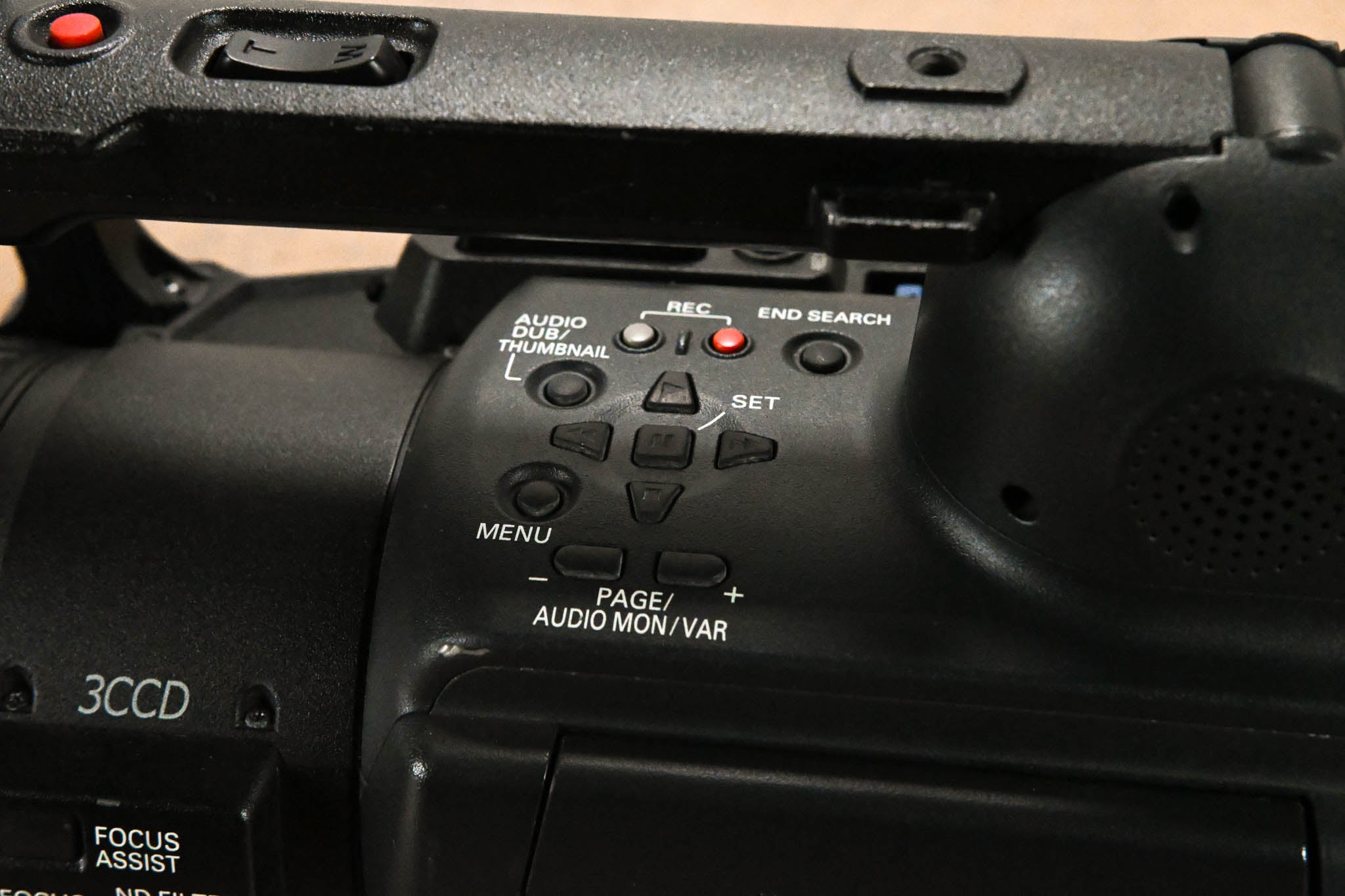 Panasonic AG-HVX200P 3-CCD P2/DVCPRO HD Format Camcorder
