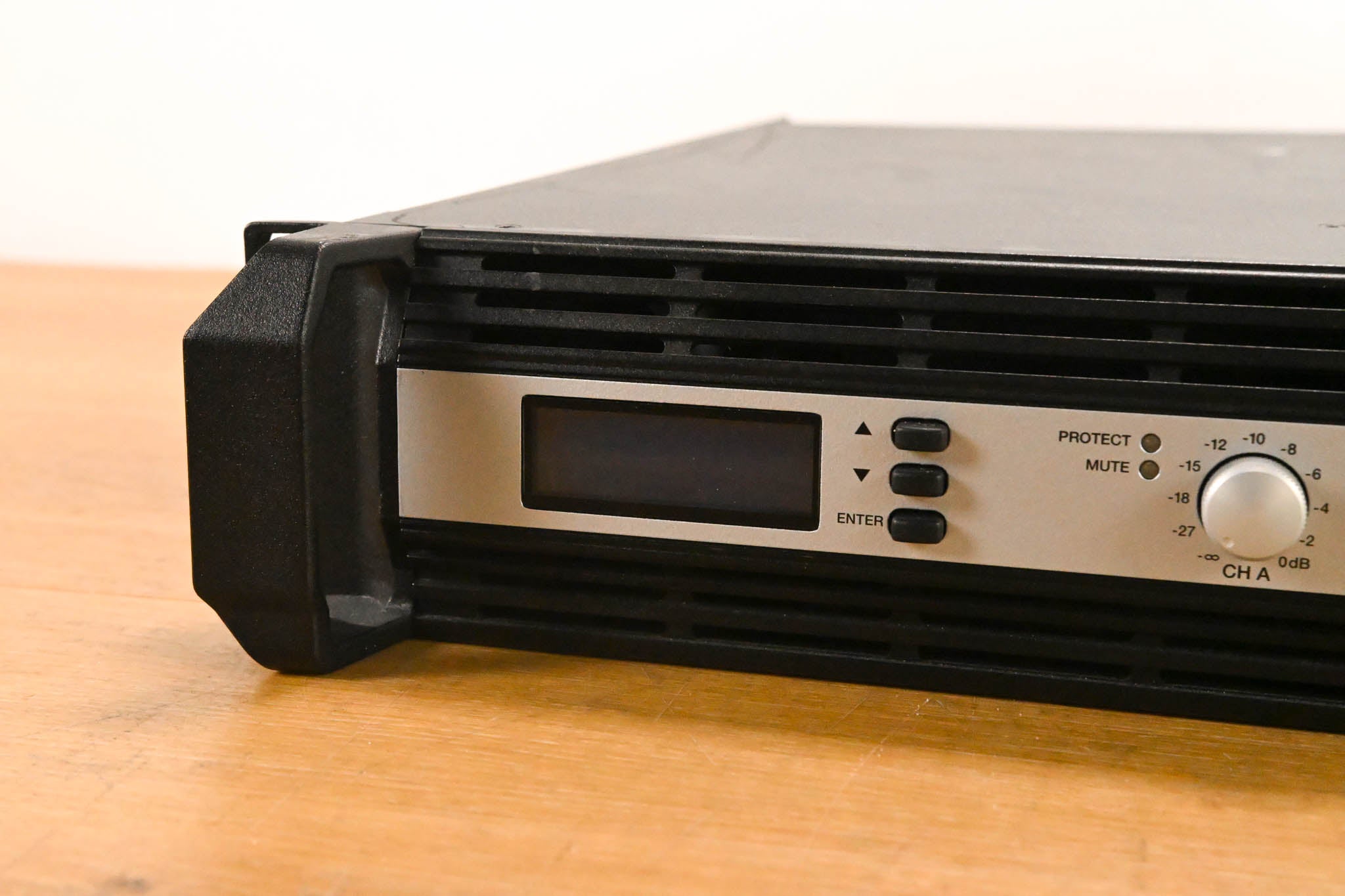 Electro-Voice (EV) TG-5 120V 2-Channel Tour Grade Power Amplifier
