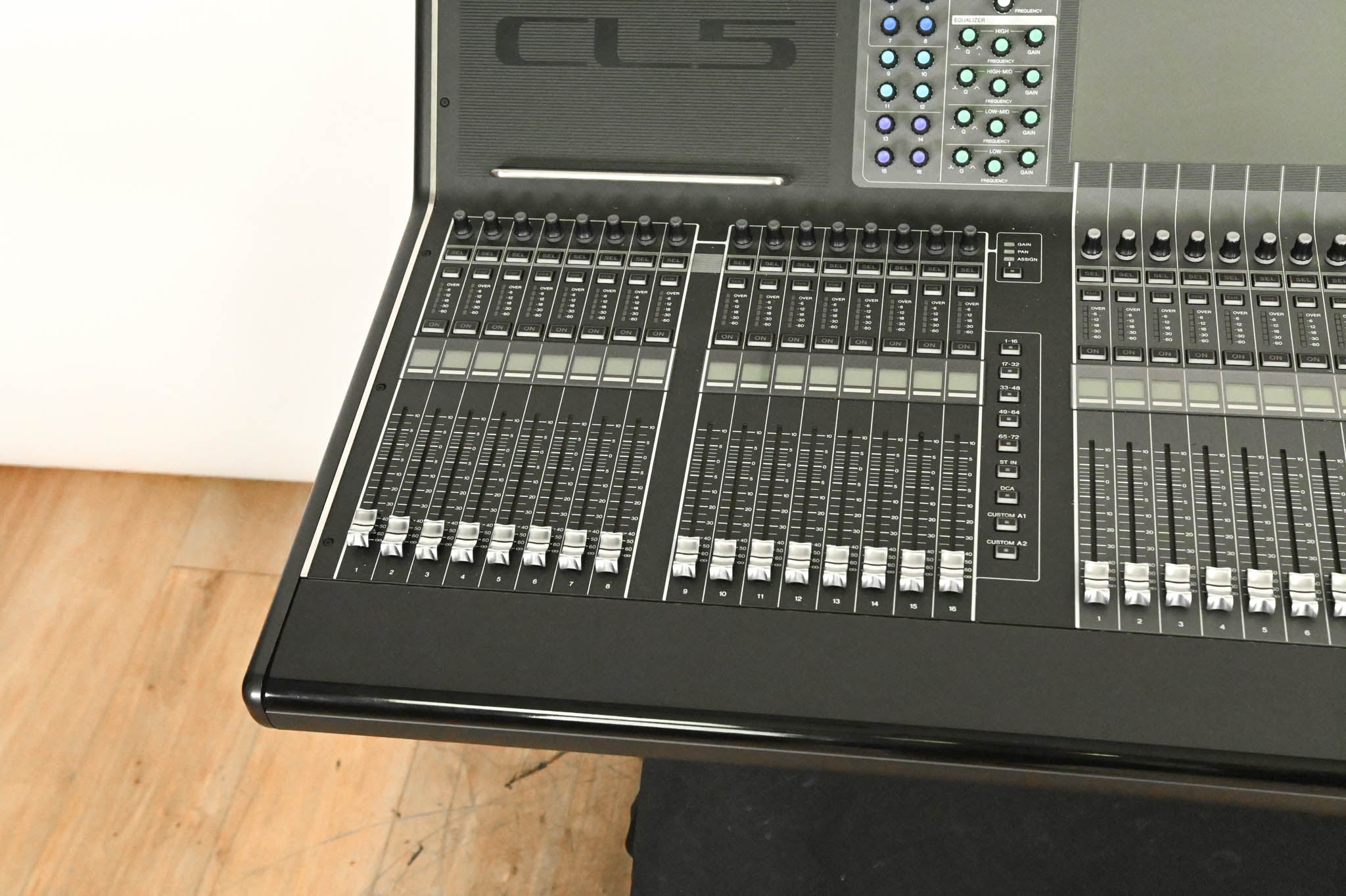 Yamaha CL5 72-Channel Digital Mixing Console