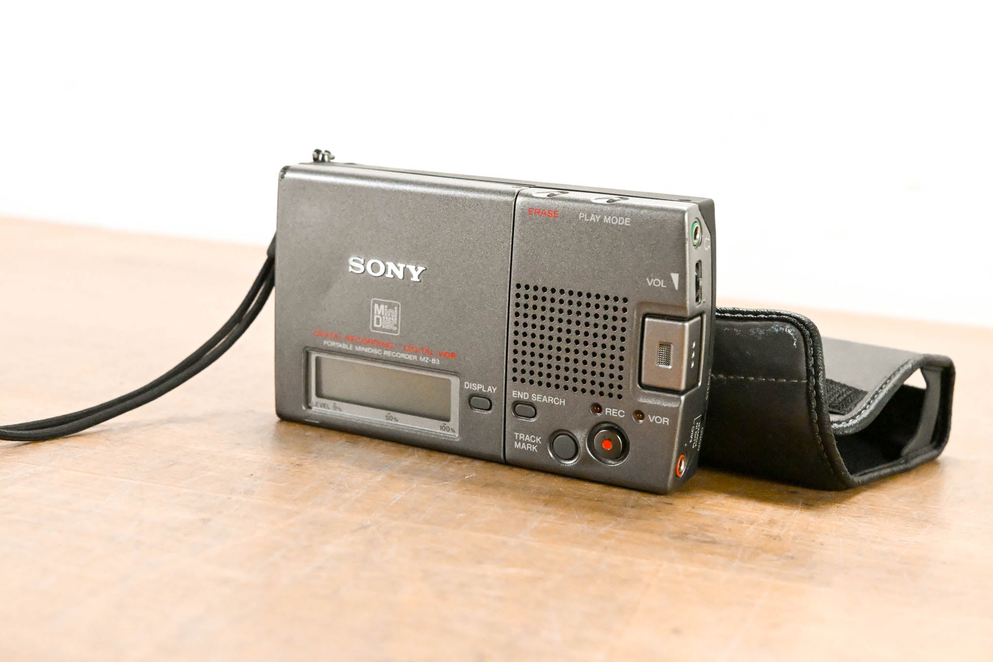 Sony MZ-B3 Portable MiniDisc Recorder (NO POWER SUPPLY)