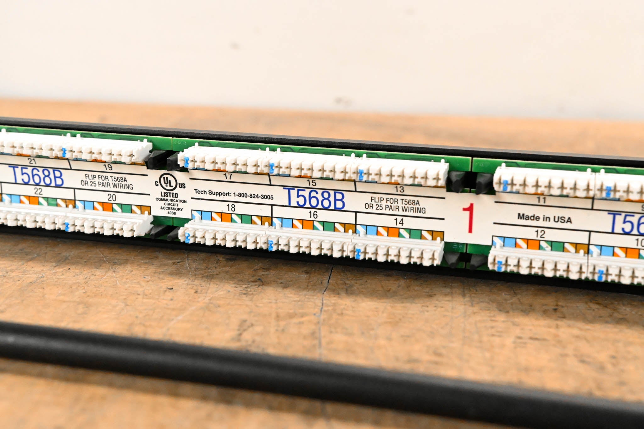 Leviton eXtreme 6+ 24-Port Cat 6 Universal Patch Panel CG01U04