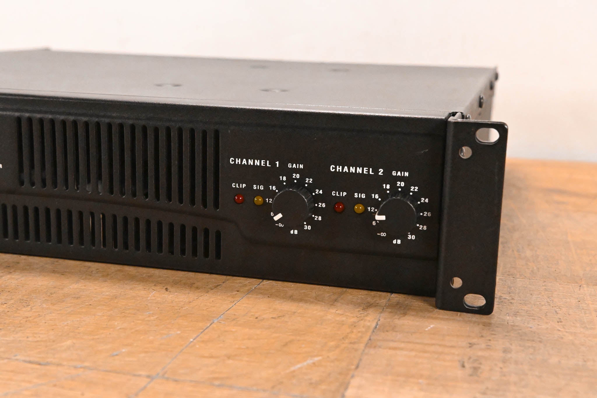 QSC RMX850 2-Channel Power Amplifier