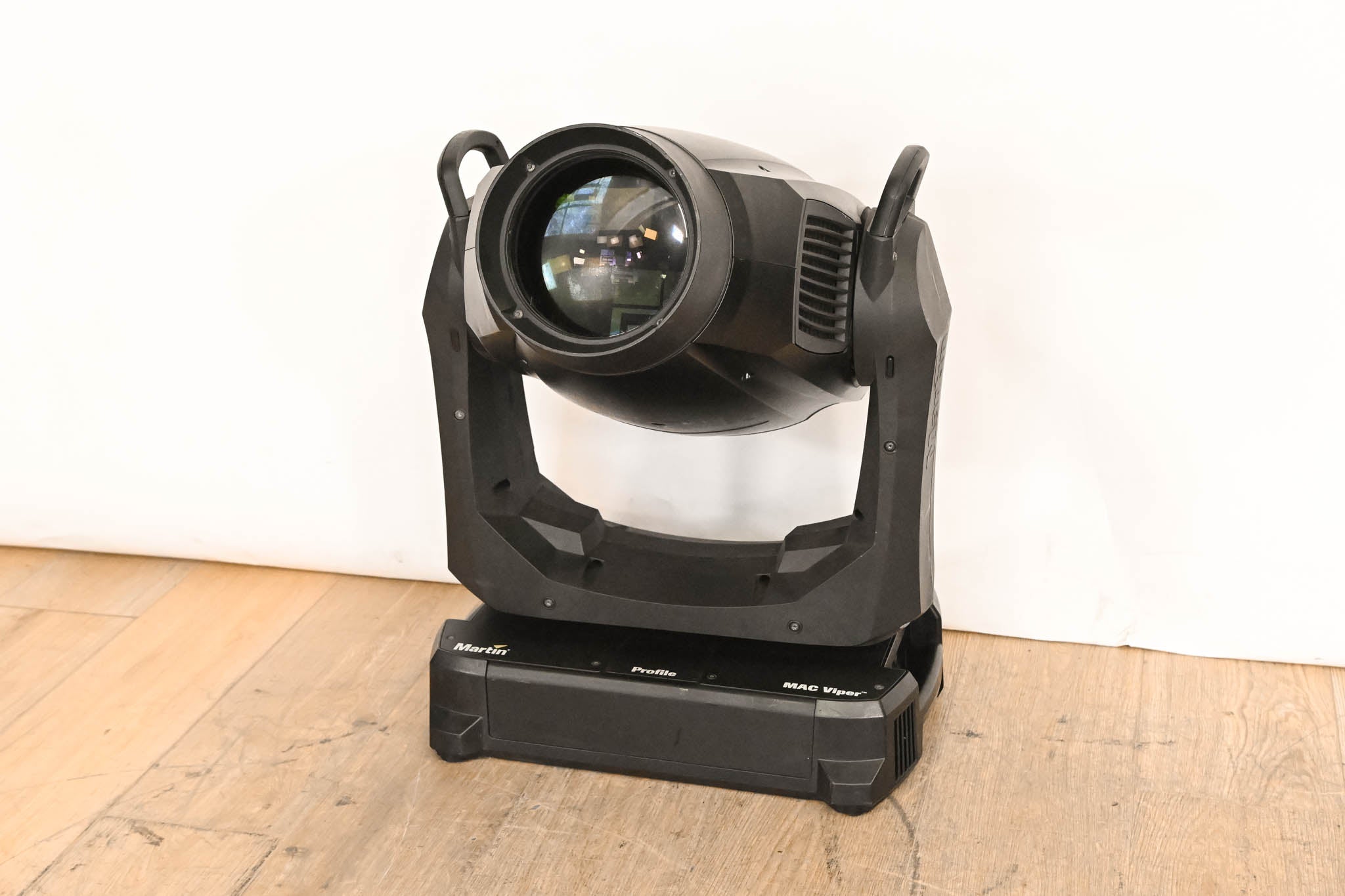 Martin MAC Viper Profile High Output Discharge-Based Moving Light