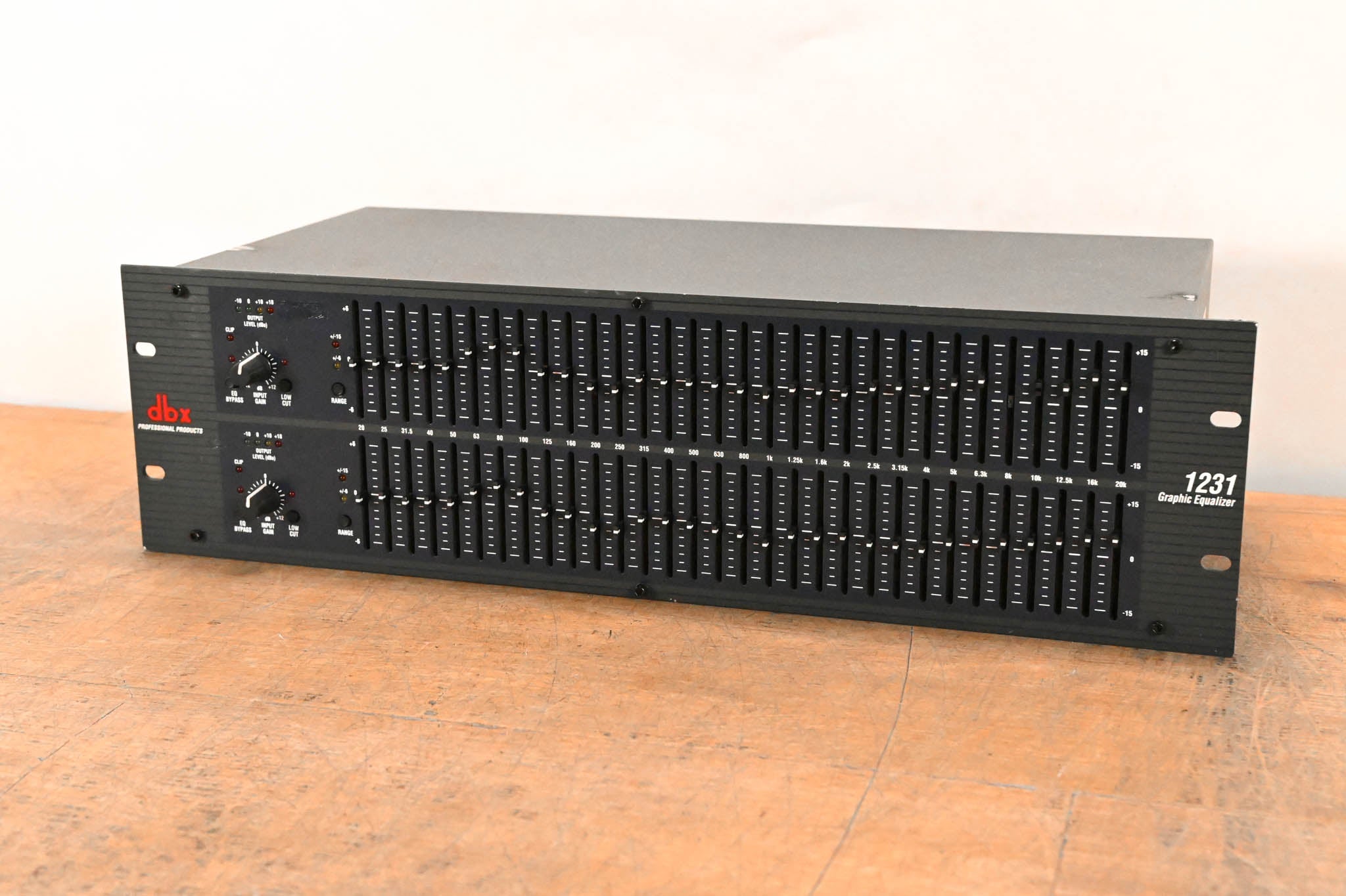 dbx 1231 Dual-Channel 31-Band Graphic Equalizer