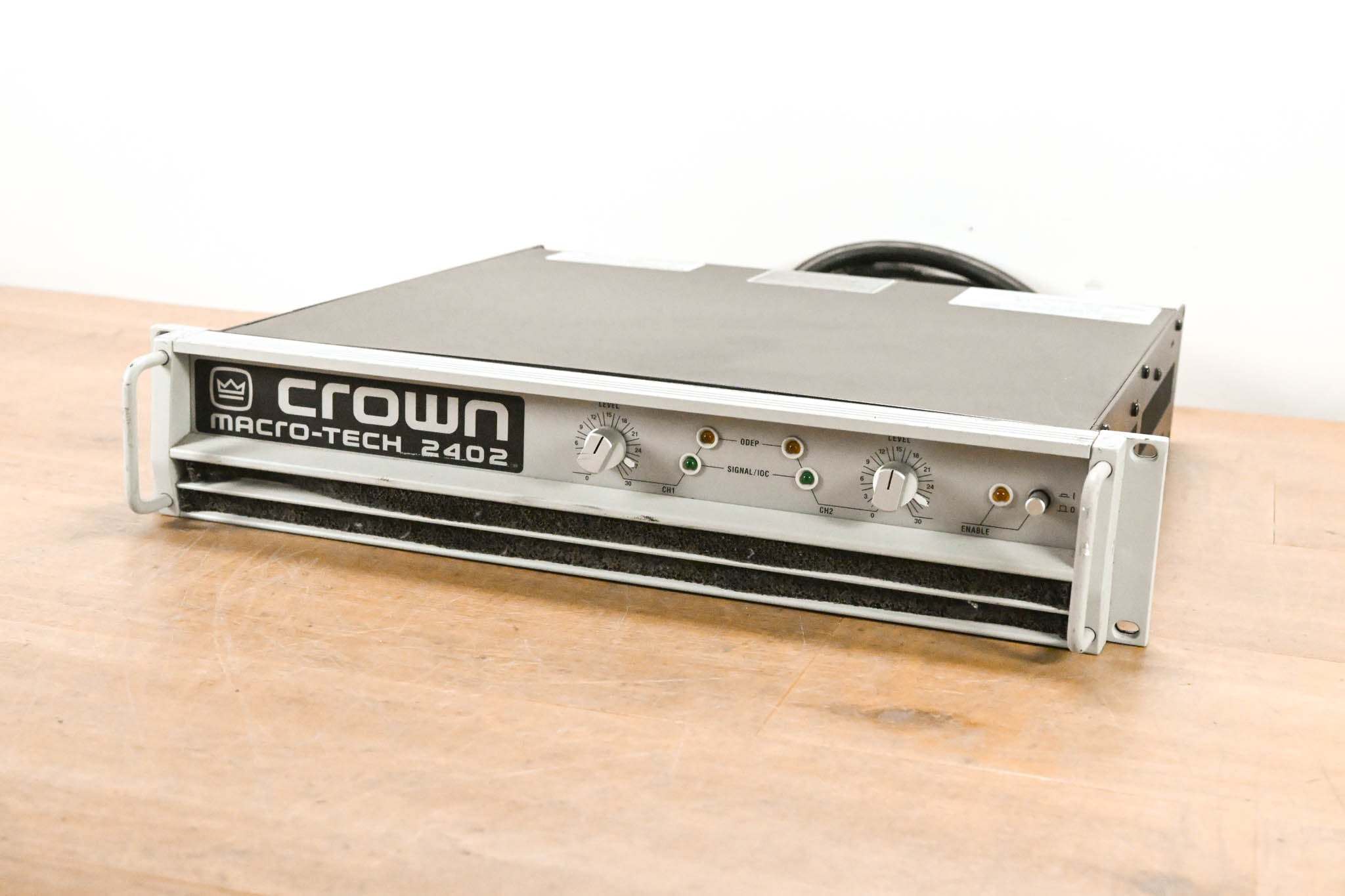 Crown Macro-Tech 2402 2-Channel Power Amplifier
