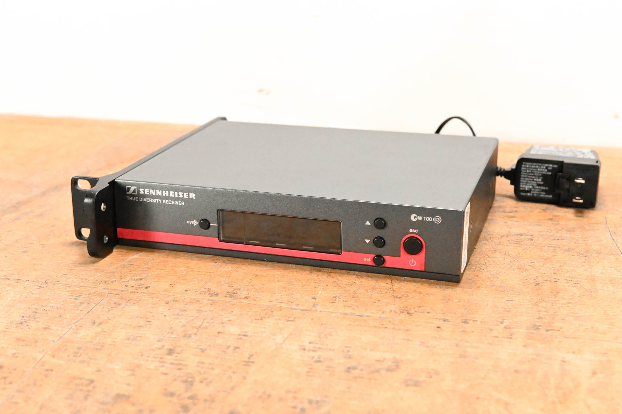 Sennheiser EM 100 G3 Wireless Receiver - A Range: 516-558 MHz