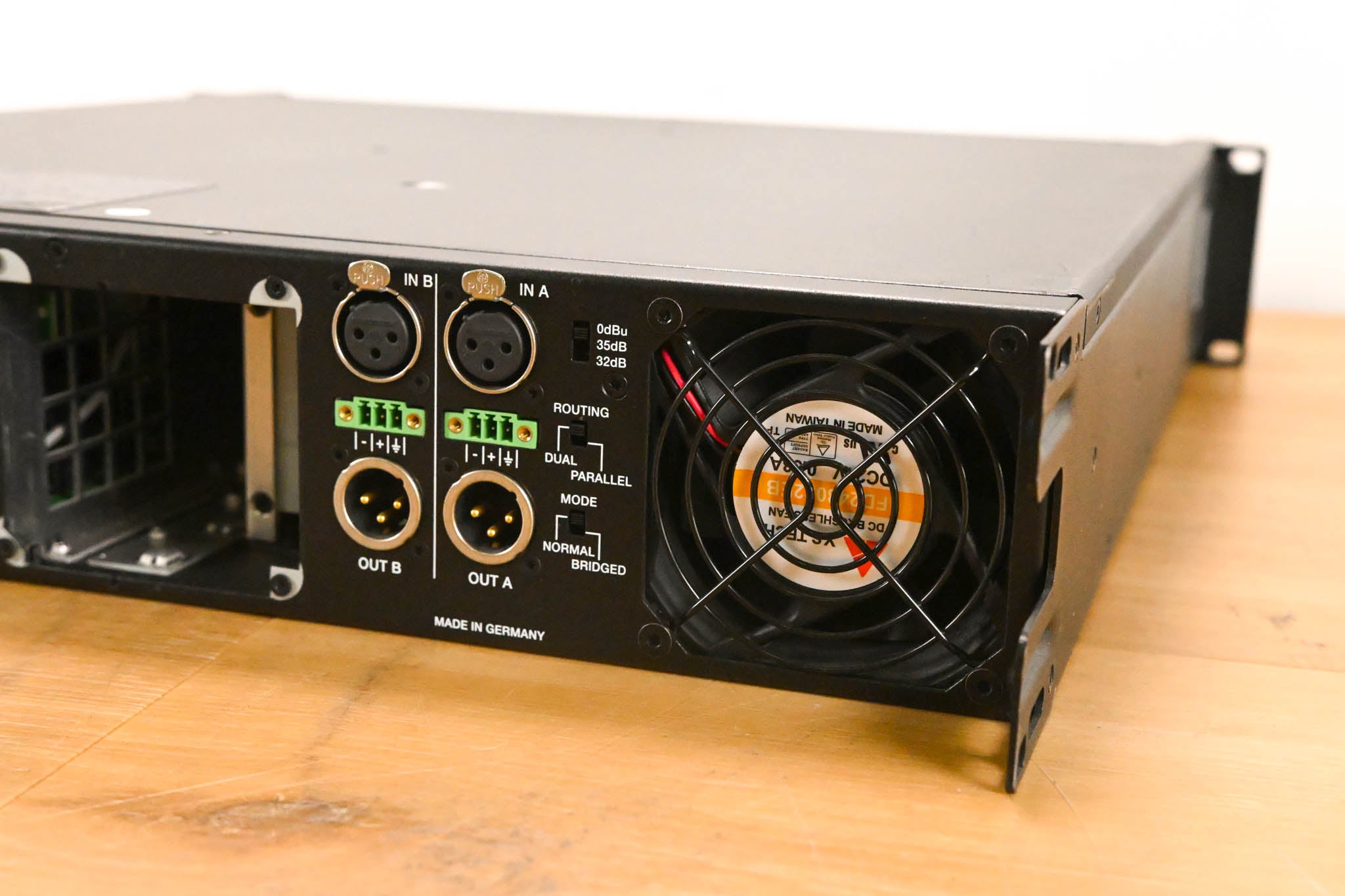 Electro-Voice (EV) TG-7 Tour-Grade Stereo Power Amplifier