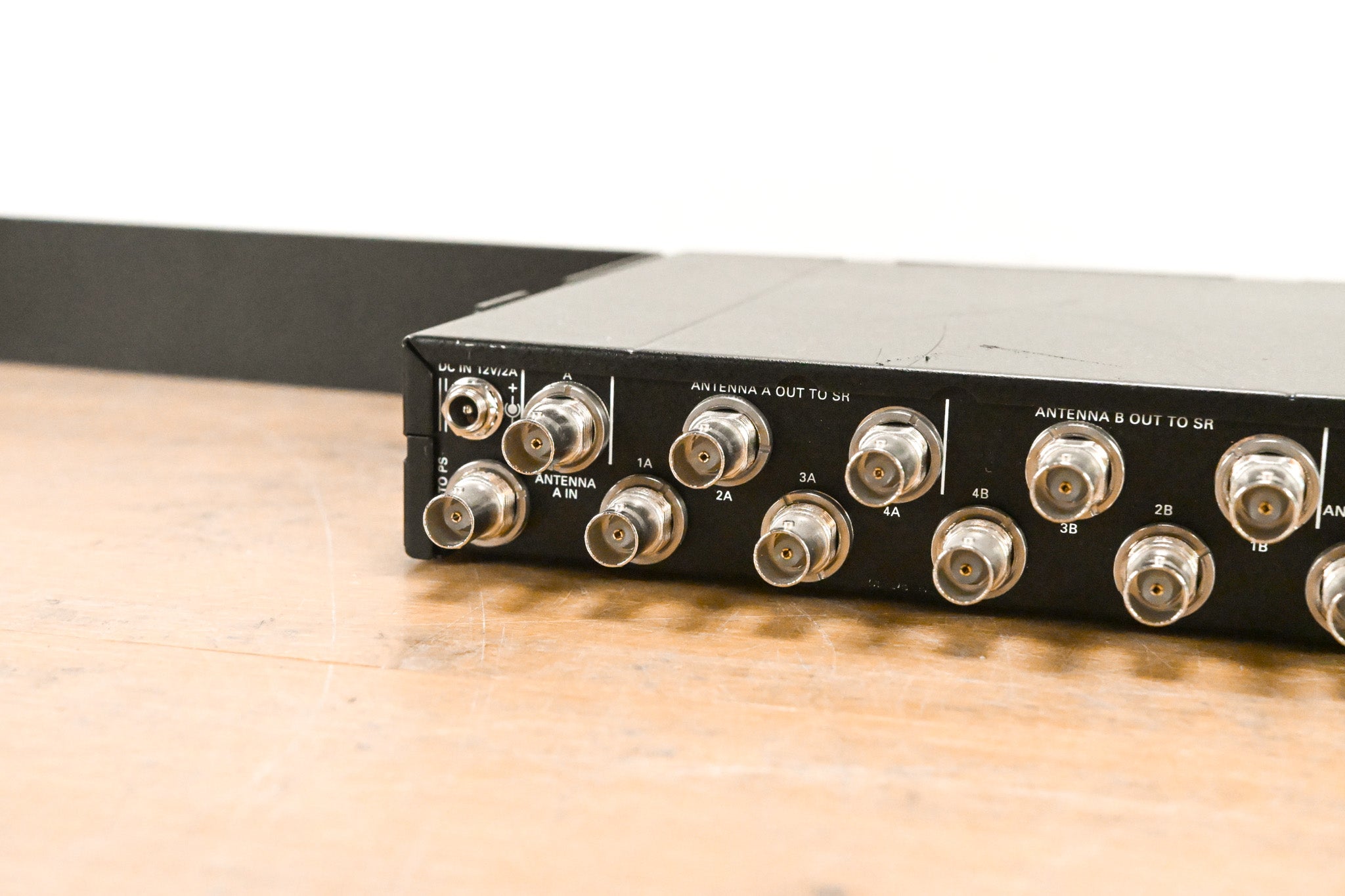 AKG PS4000 1-Input, 4-Output Wide Band Antenna Splitter NO POWER SUPPLY