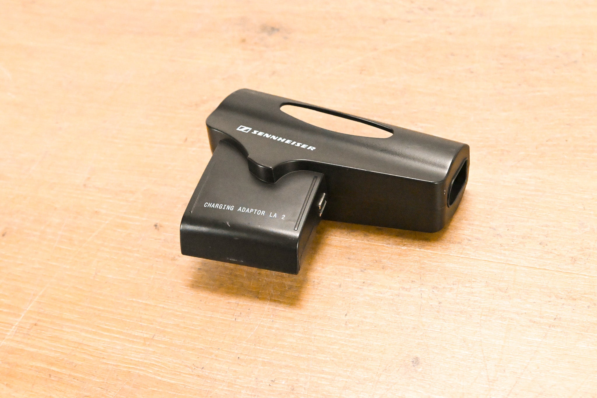 Sennheiser LA 2 Charging Adapter