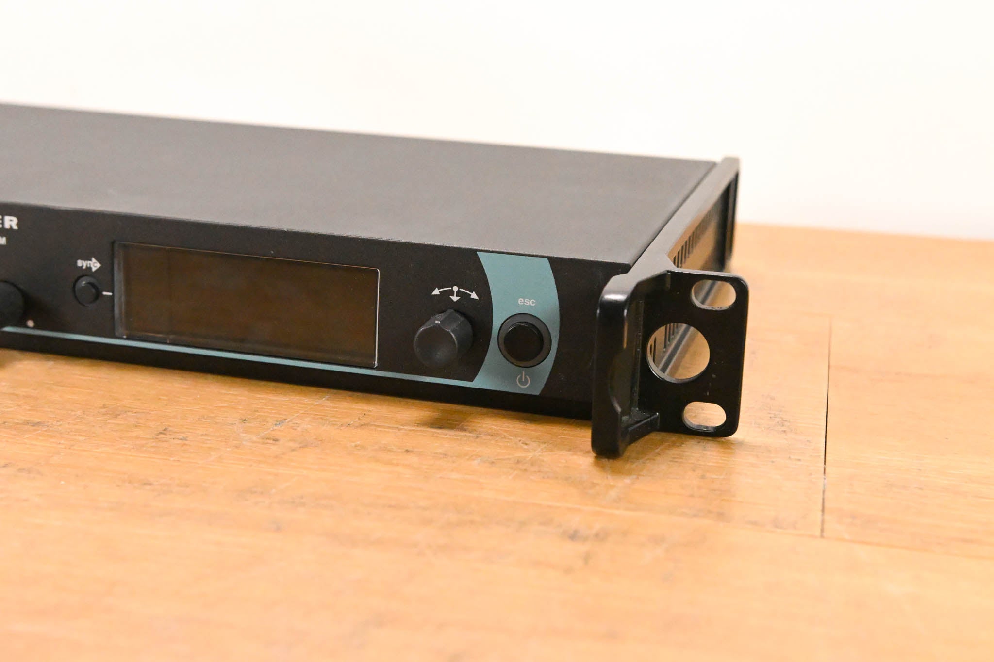 Sennheiser SR 2050XP IEM Stereo Wireless Transmitter - Aw: 516-558 MHz