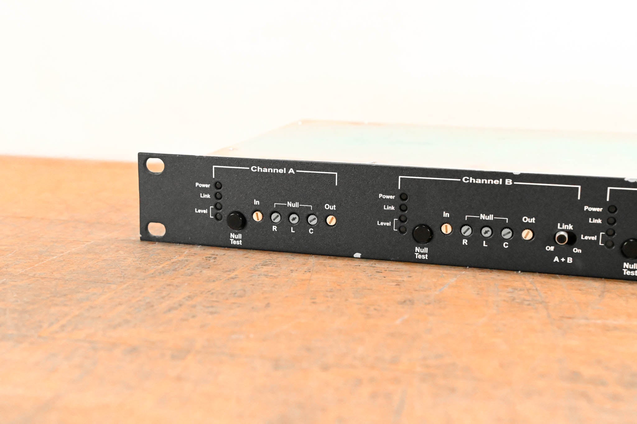 Clear-Com IF4W4 Encore 4-Channel 4-Wire to Partyline Interface