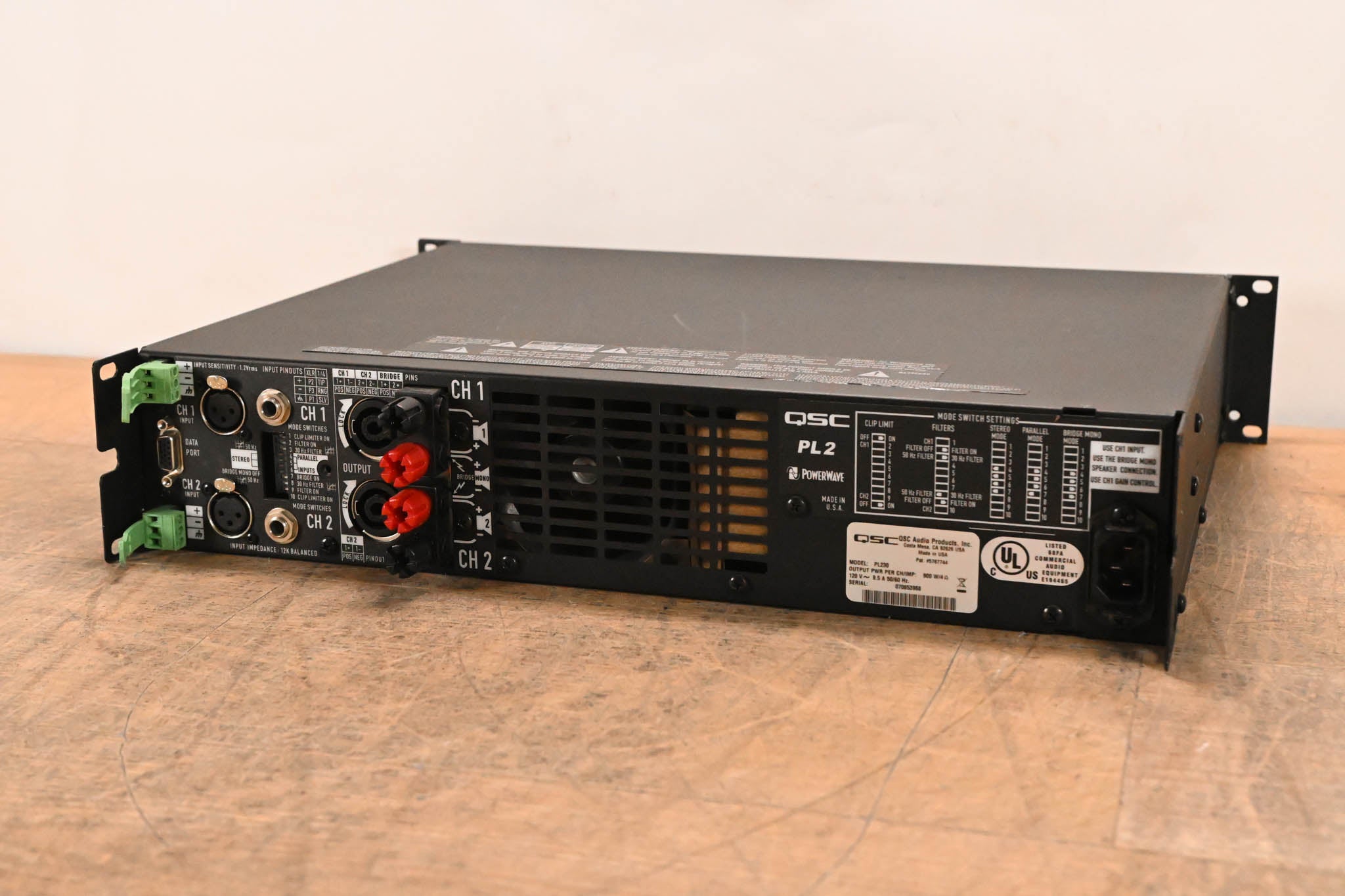 QSC PL230 PowerLight 2 Series 2-Channel 1500W Power Amplifier