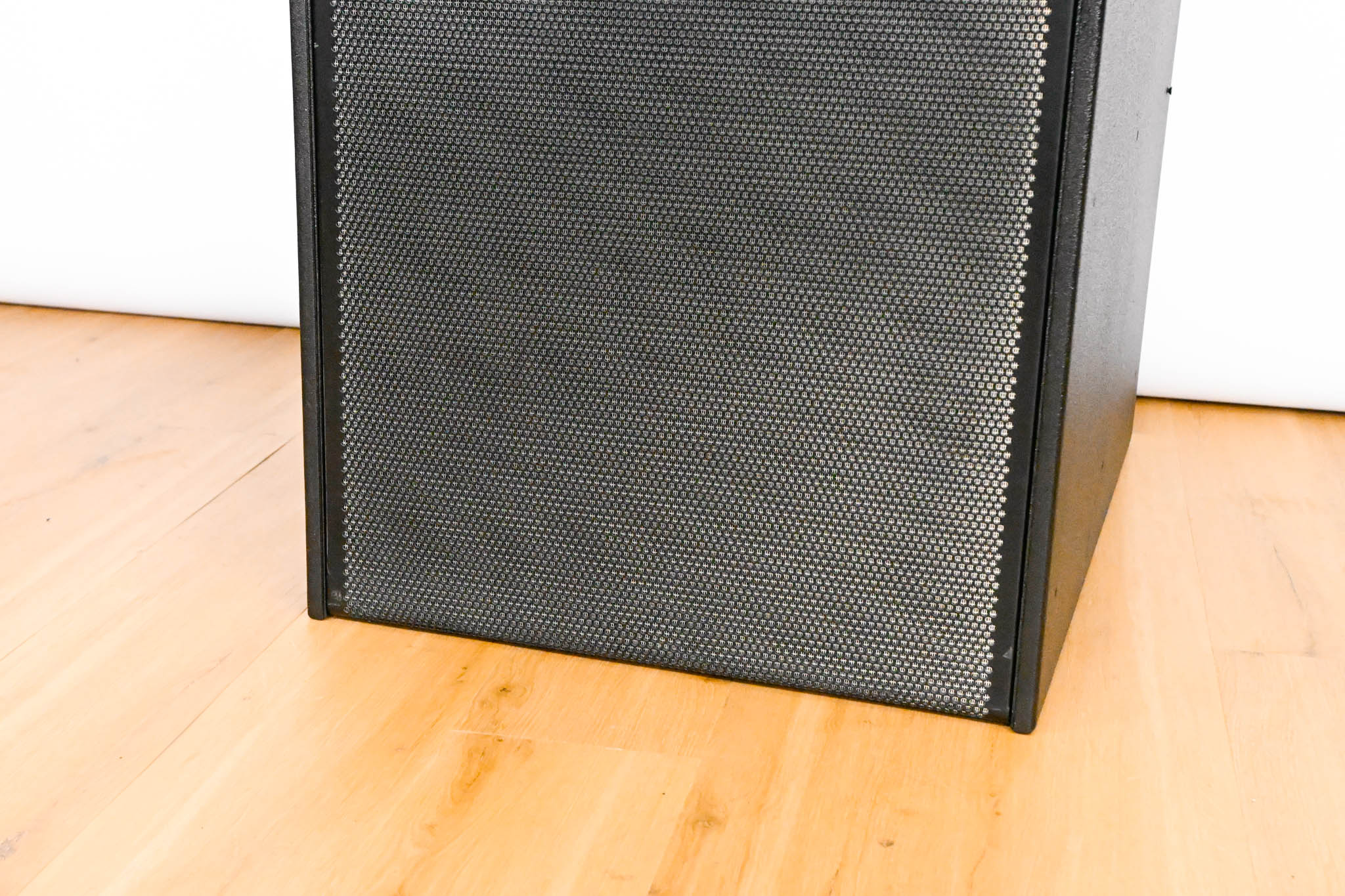 Electro-Voice (EV) EVA-2151D Dual 15" Passive Line Array Subwoofer
