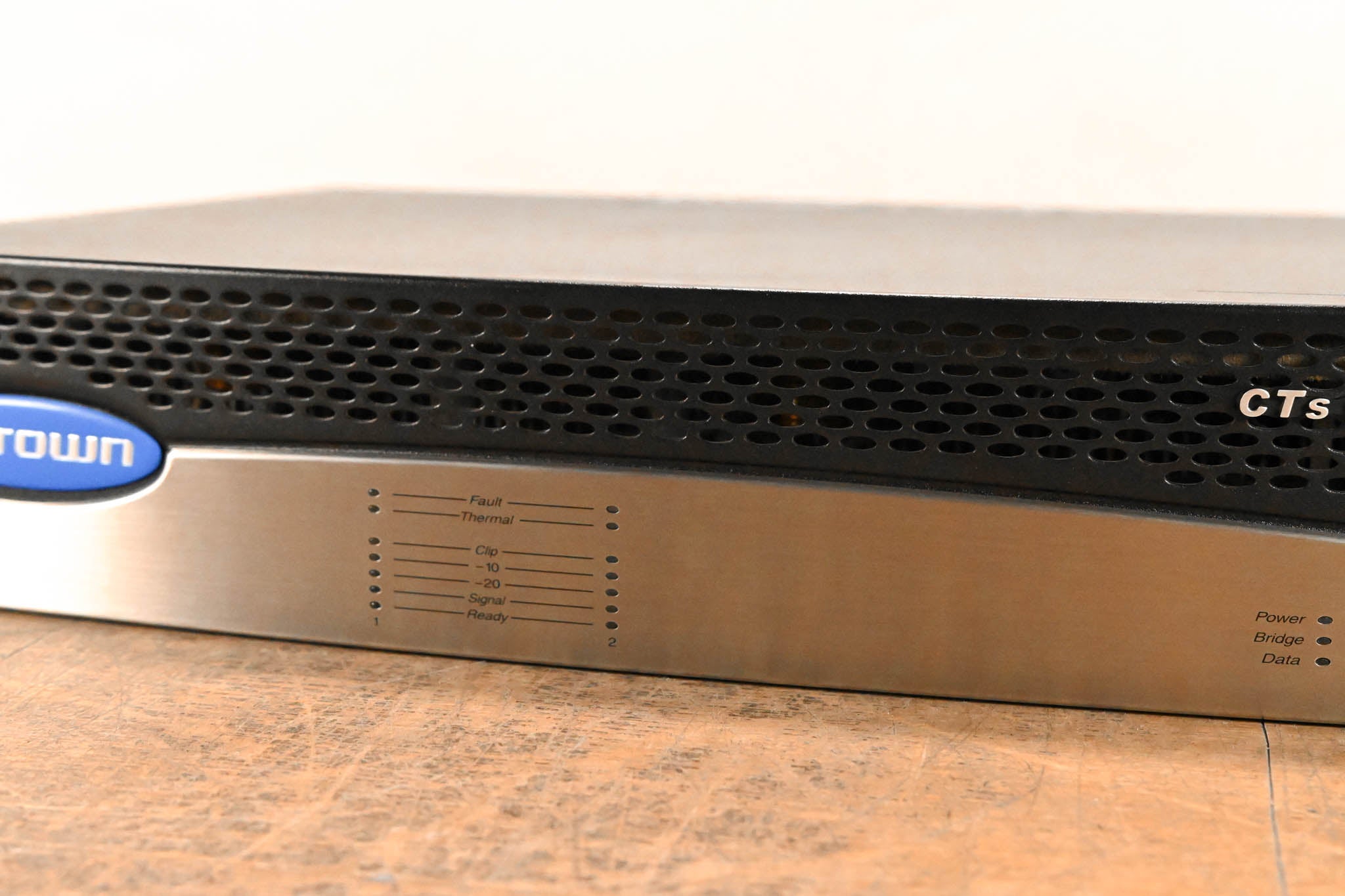 Crown CTs 600 Two-Channel 300W Power Amplifier