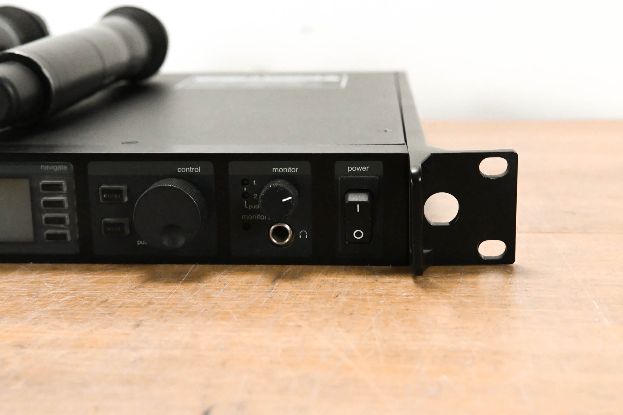 Shure UR4D Wireless Receiver w/ two UR2/SM87A Handheld Transmitters - H4