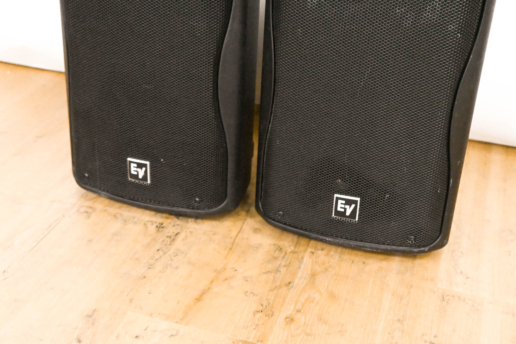Electro-Voice (EV) ZX1-90 8-inch Two-Way Passive Loudspeaker (PAIR)