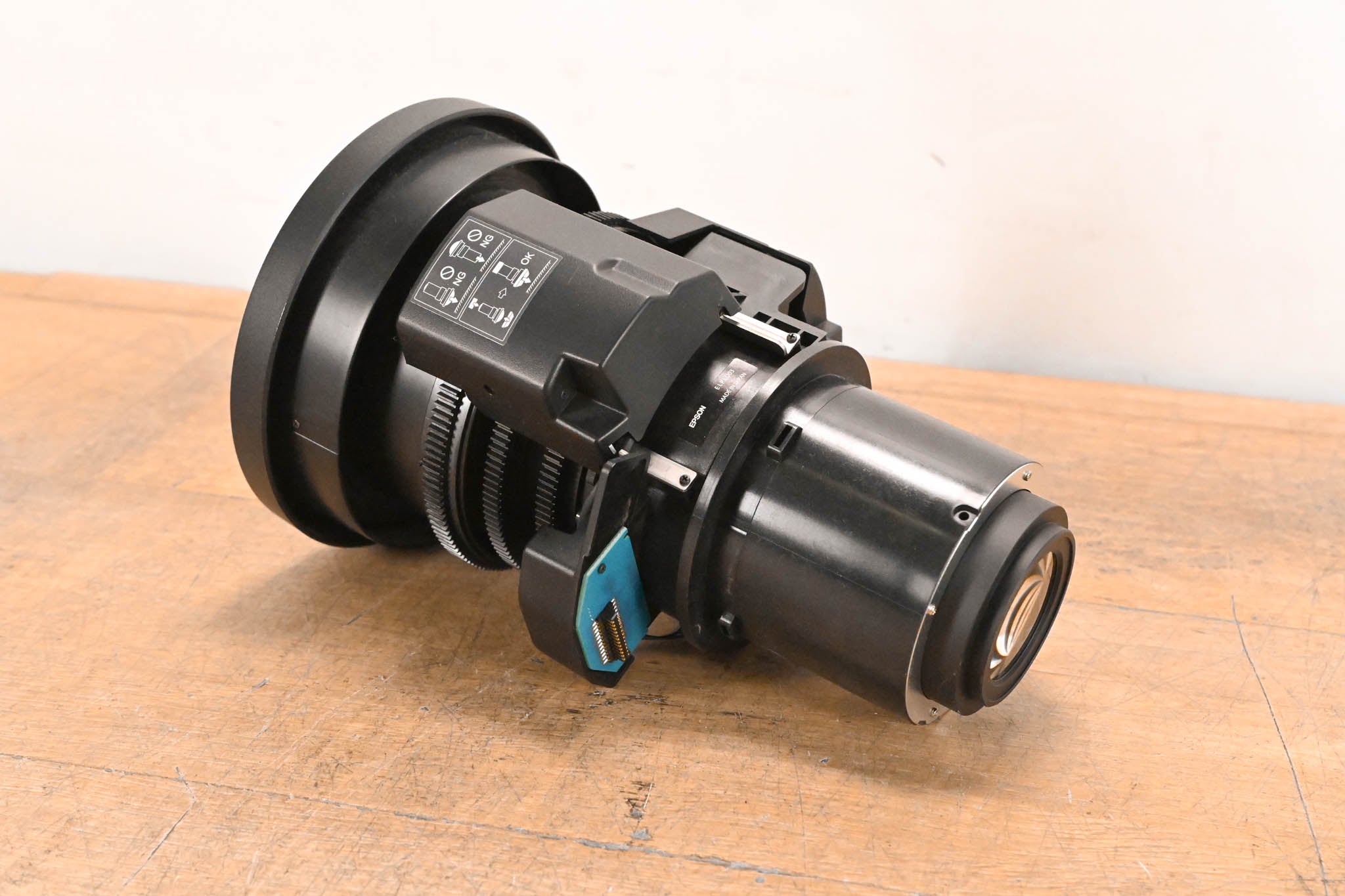 Epson ELPLU03 Wide Short Throw Zoom Lens #1