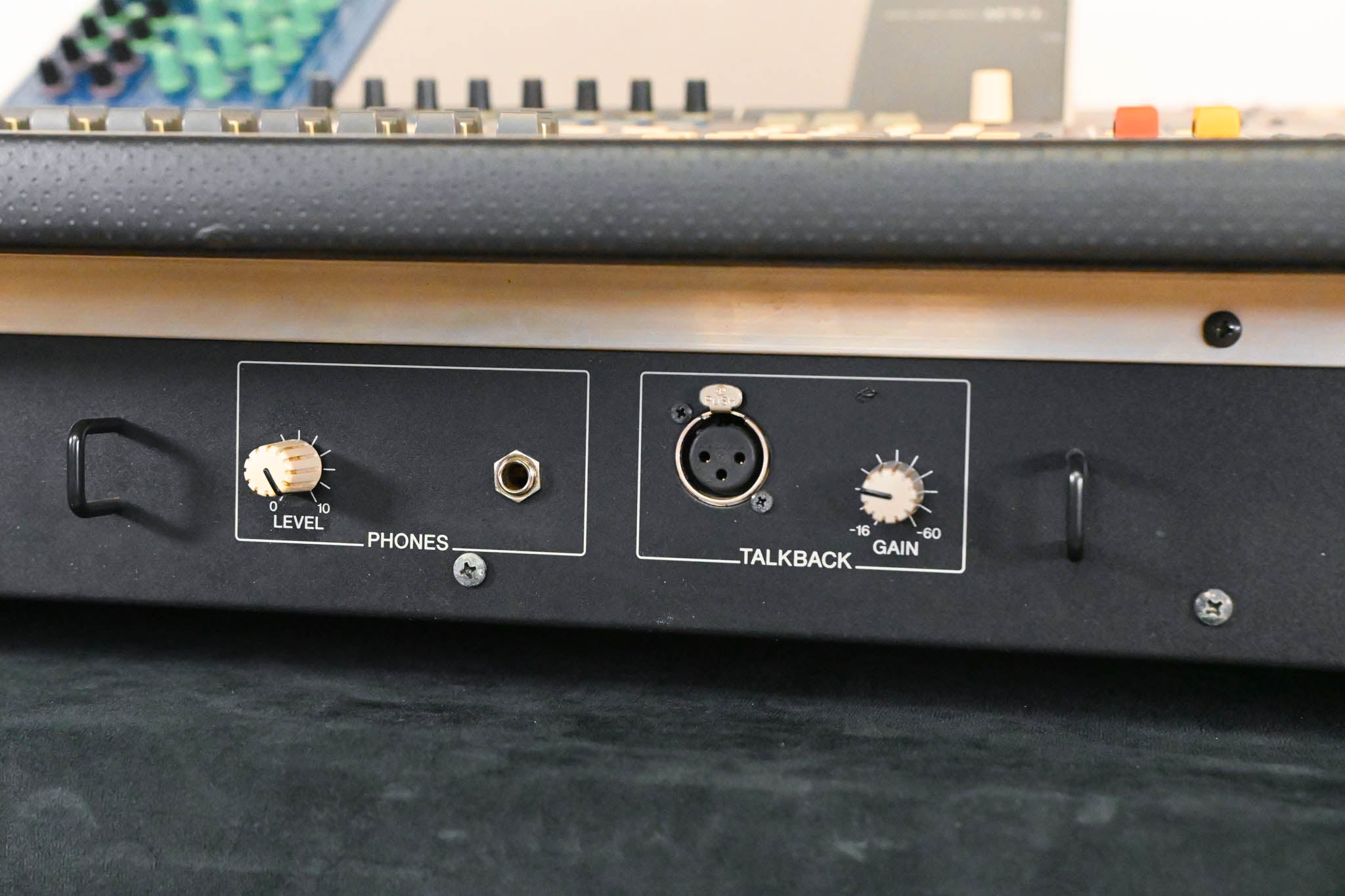 Yamaha M7CL-48 48-Channel Digital Audio Mixing Console