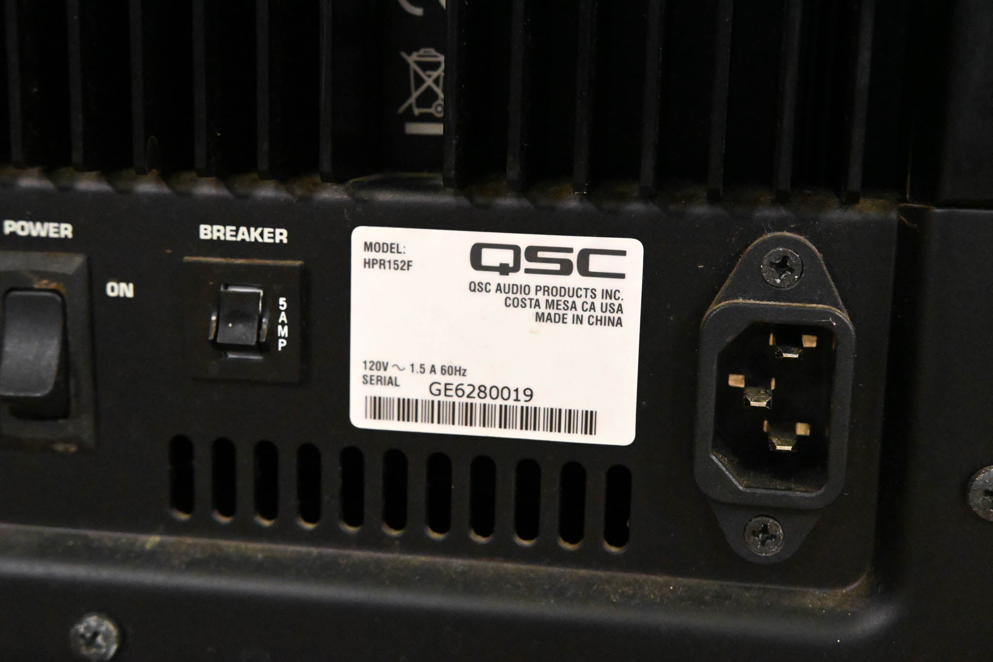 QSC HPR152F 15" 2-Way Powered Speaker