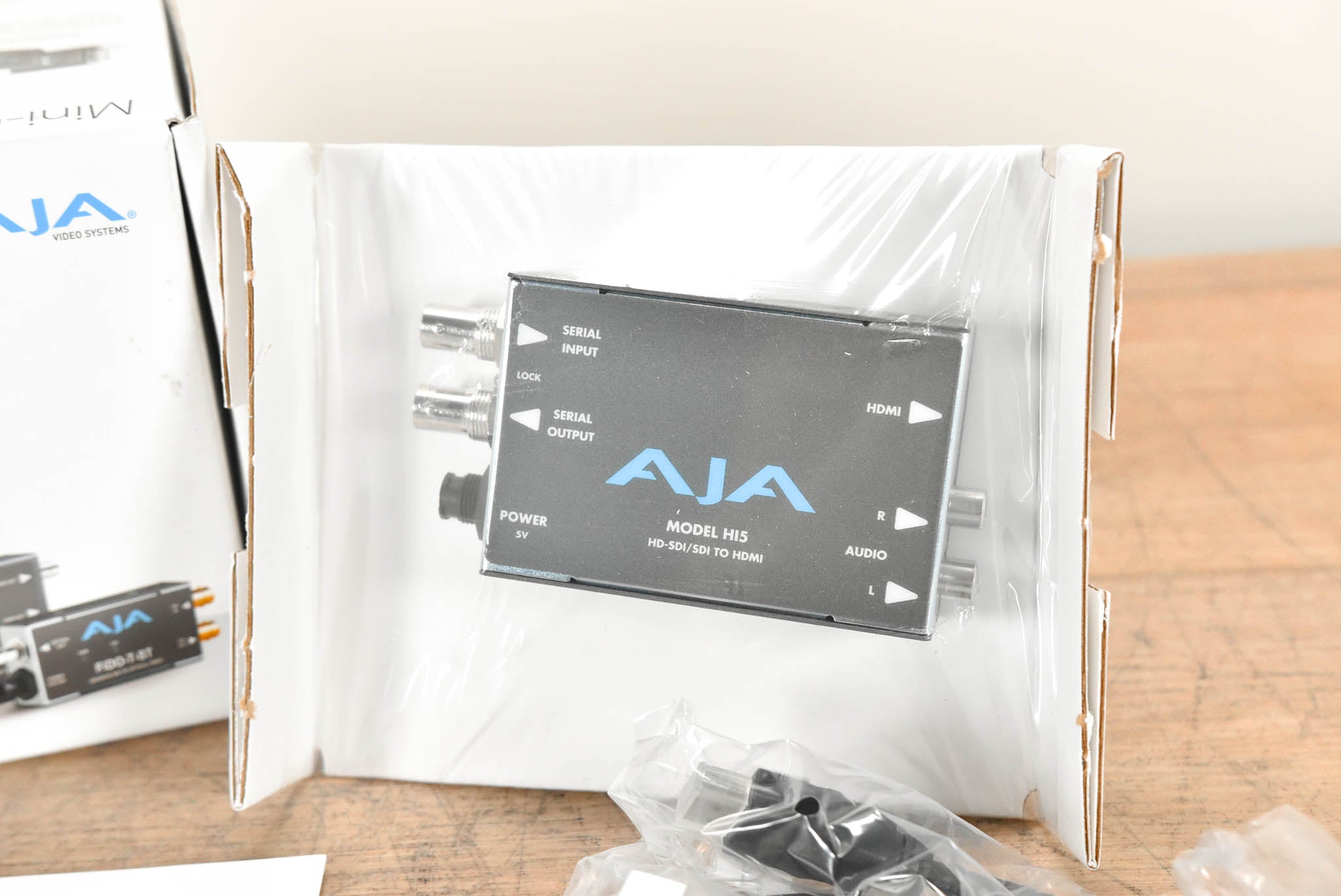 AJA HI5 HD/SD-SDI to HDMI Video and Audio Converter