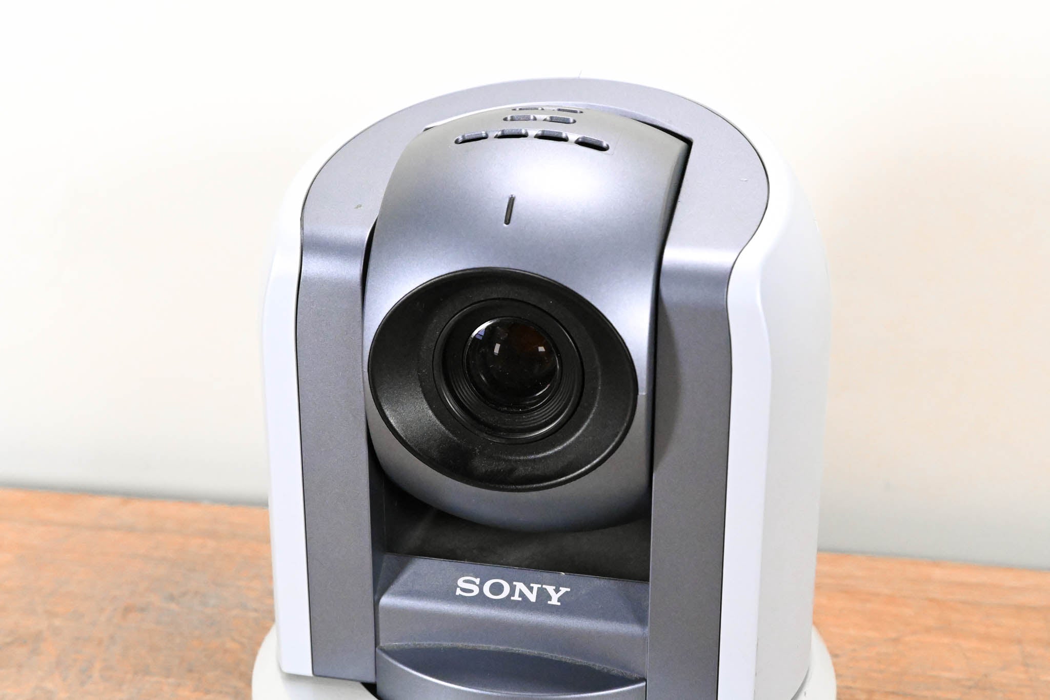 Sony BRC-300 1/4" 3-CCD PTZ Color Video Camera (NO POWER SUPPLY)