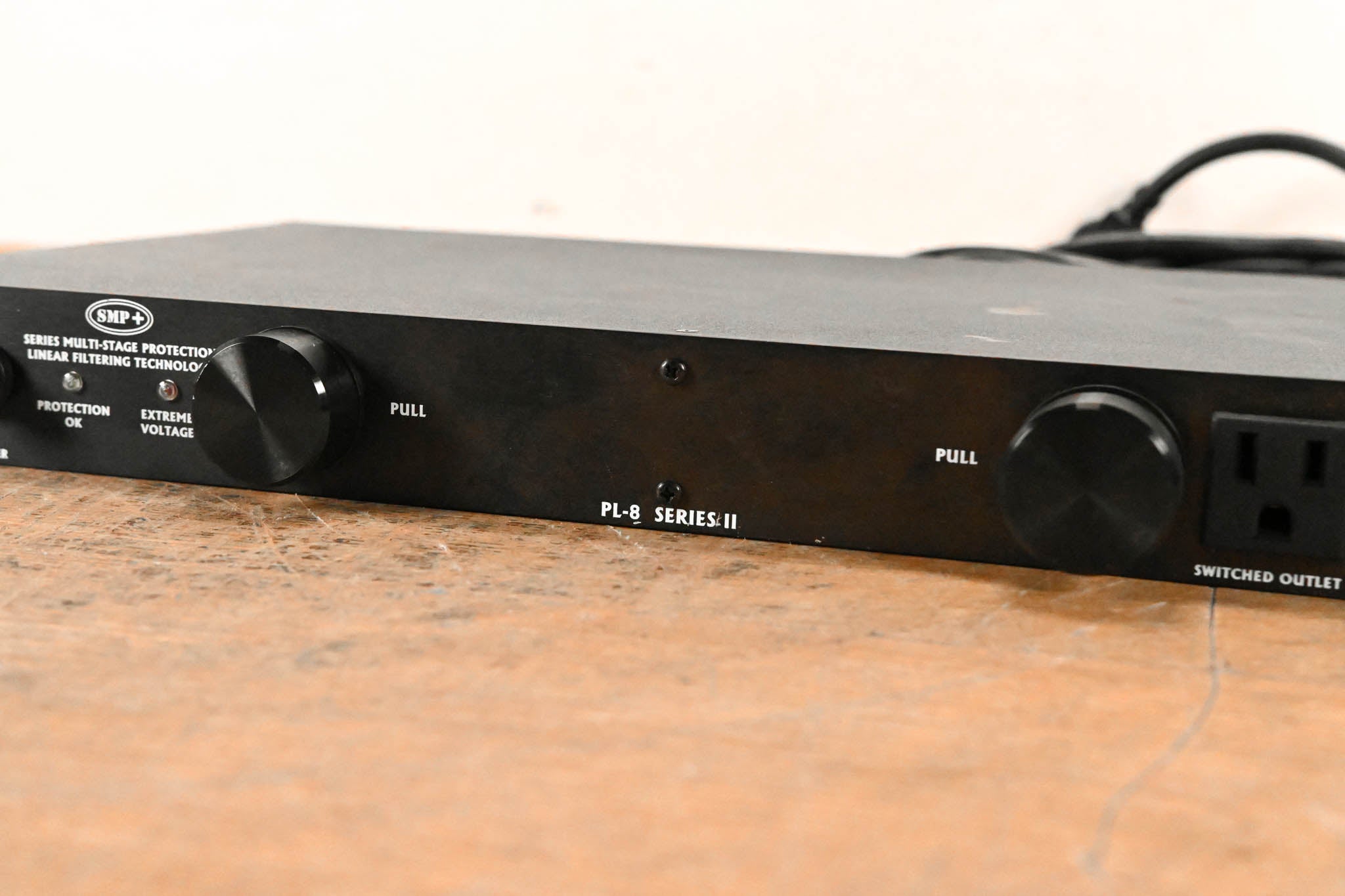 Furman PL-8 Series II 8-Outlet Rackmount Power Conditioner