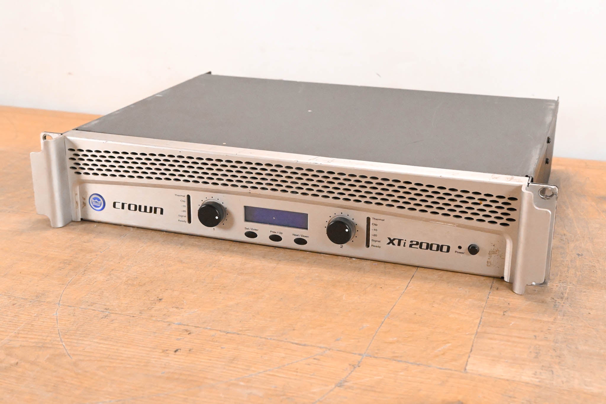 Crown XTi 2000 2-Channel Power Amplifier with DSP