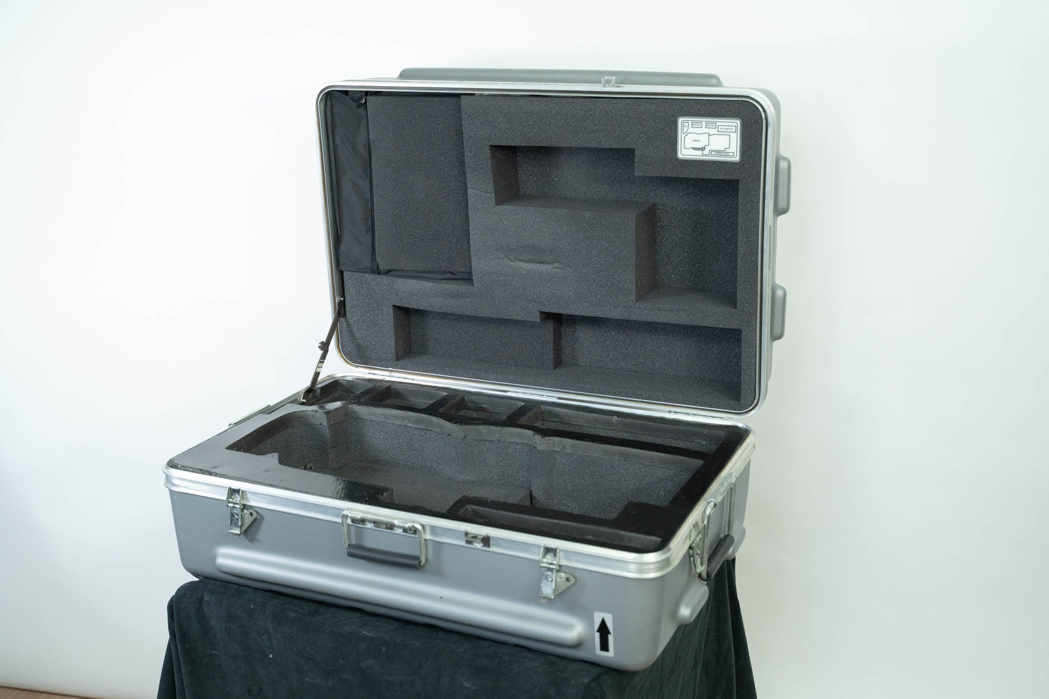 Sony LC-424TH Thermodyne Shipping Case for DXC Professional Cameras