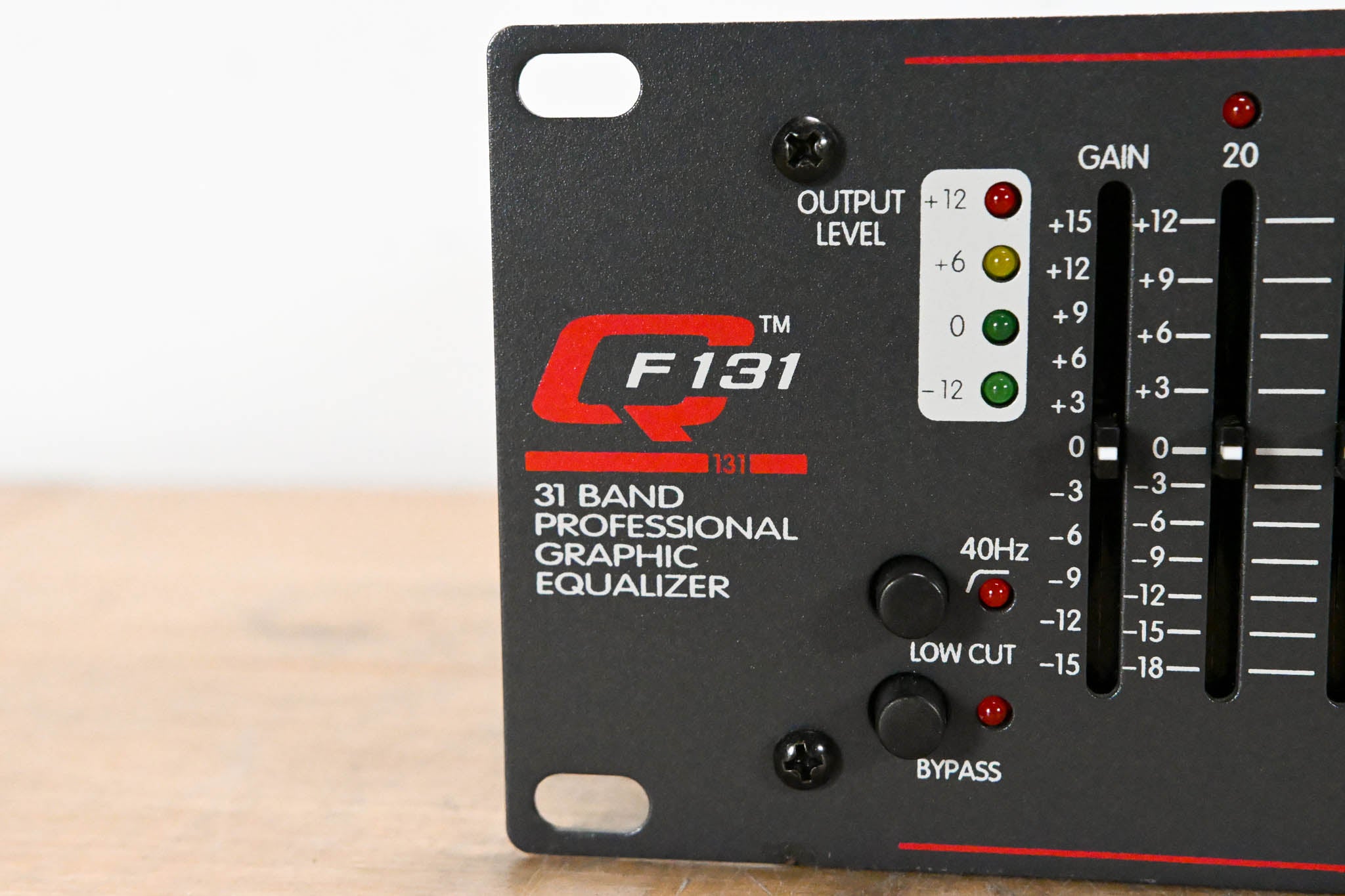 Peavey QF 131 31-Band Graphic Equalizer