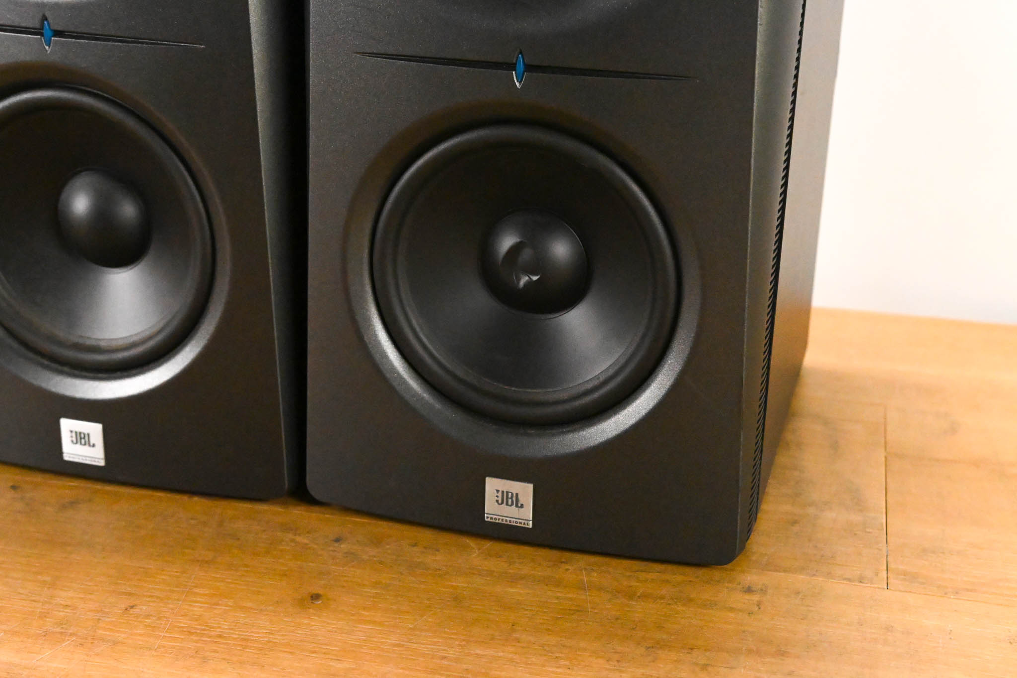JBL LSR2325P 5" Two-Way Bi-Amplified Powered Studio Monitor (PAIR)