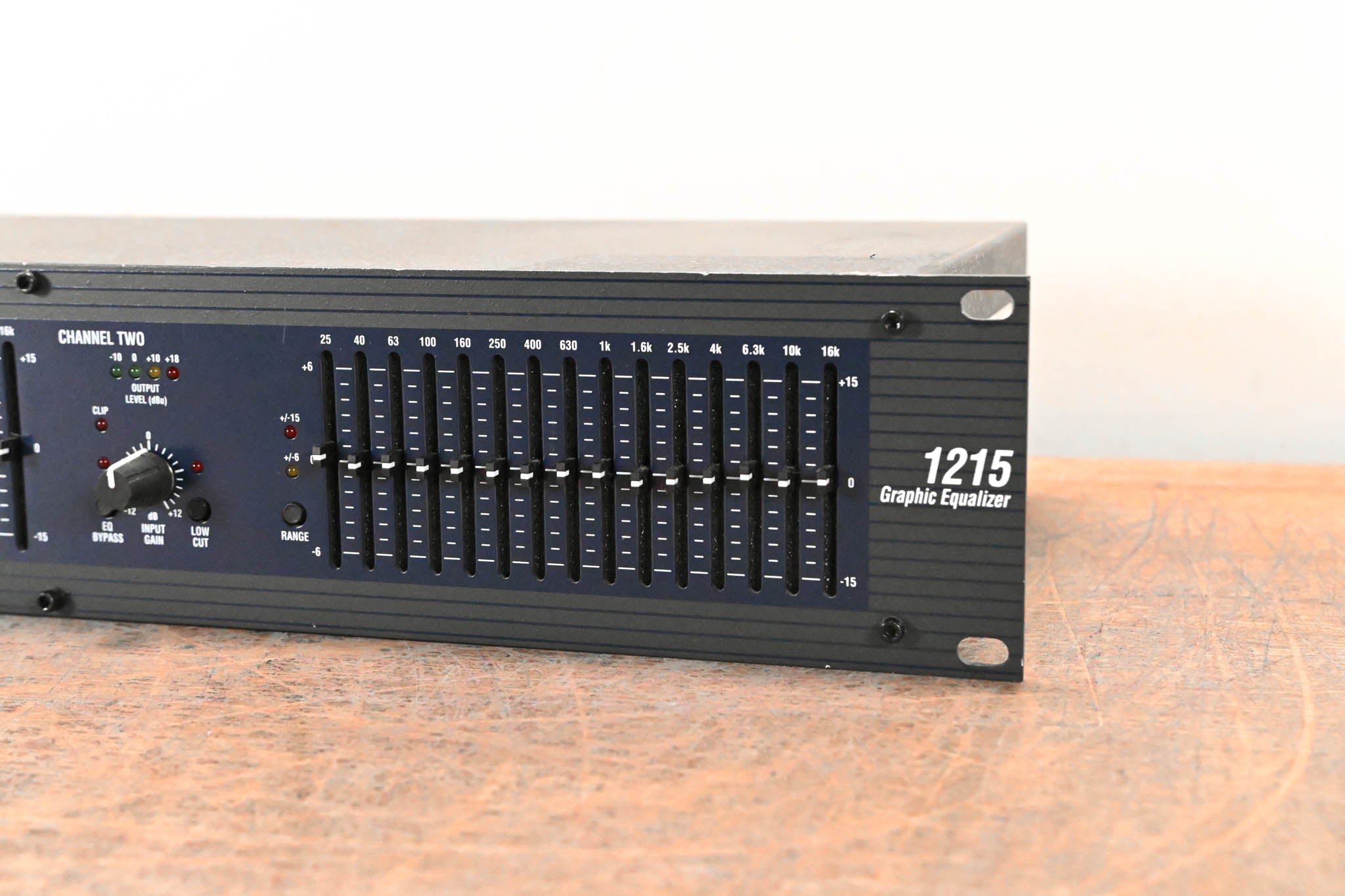 dbx 1215 Dual-Channel 15-Band Equalizer