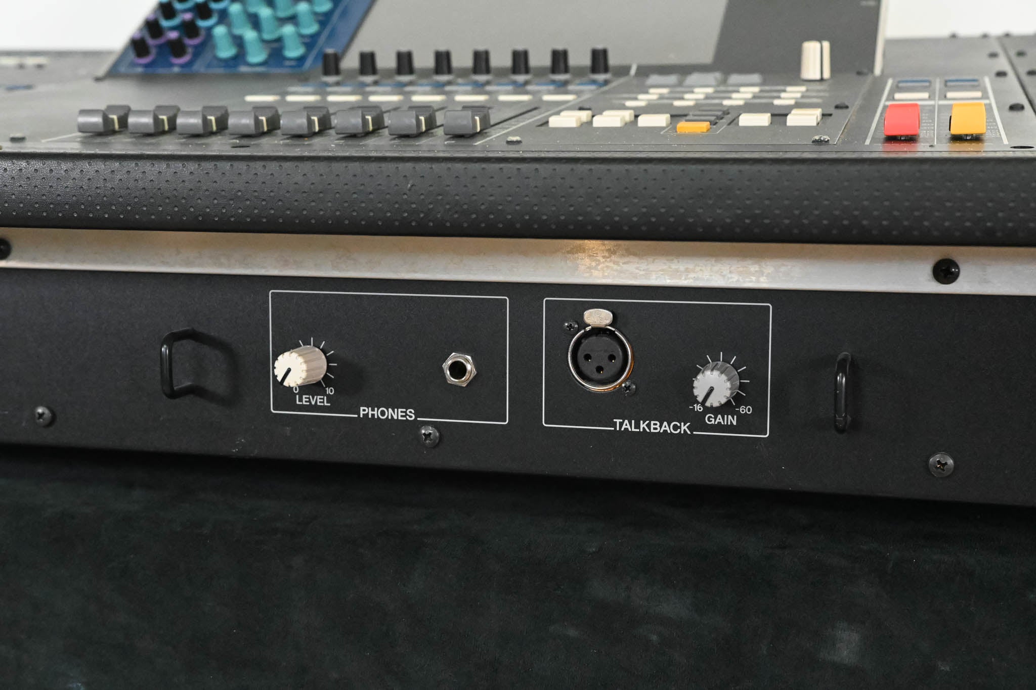 Yamaha M7CL-48 48-Channel Digital Audio Mixing Console