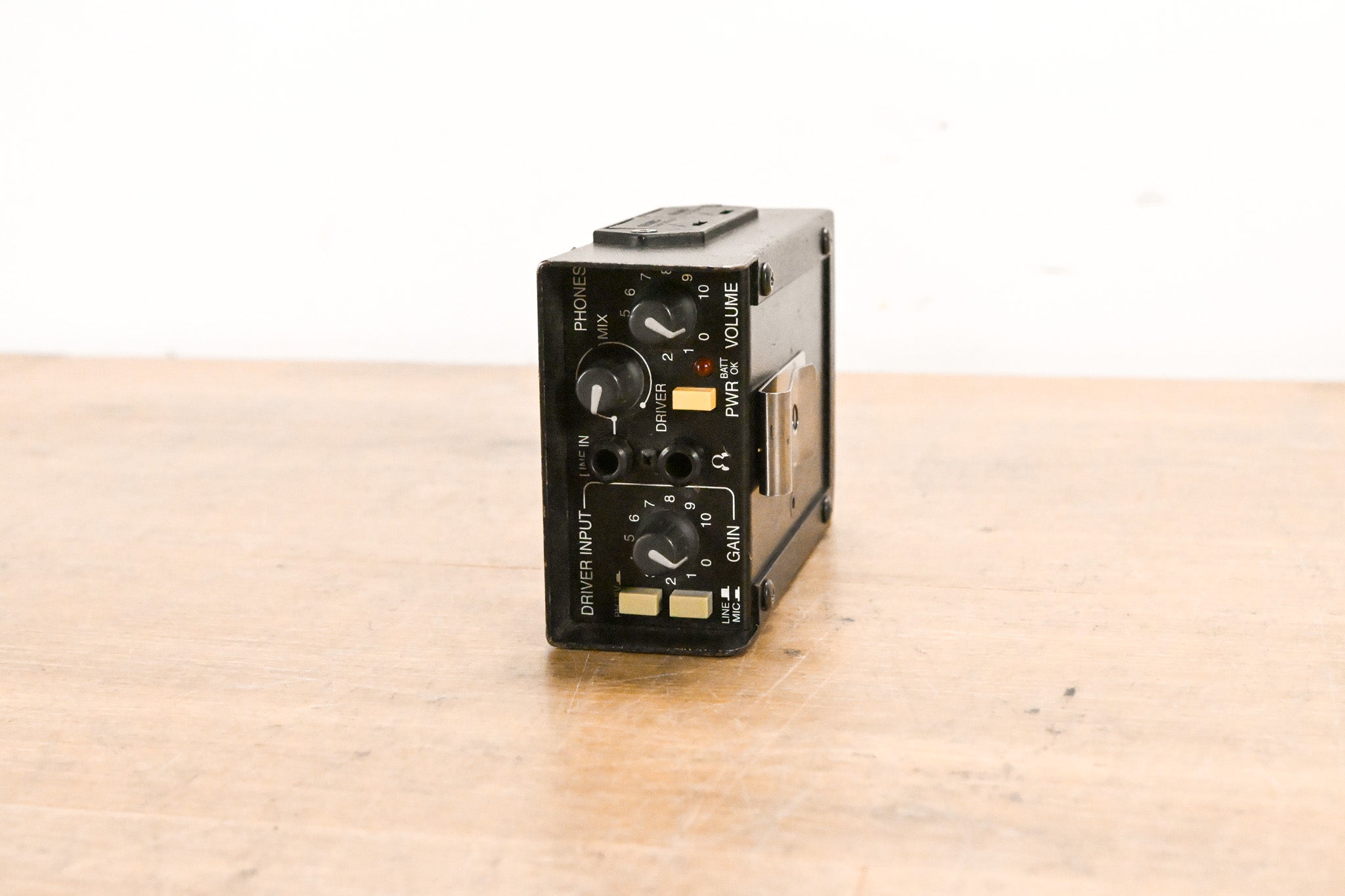 Whirlwind MD-1 Portable Mic Preamp / Line Driver & Headphone Monitor