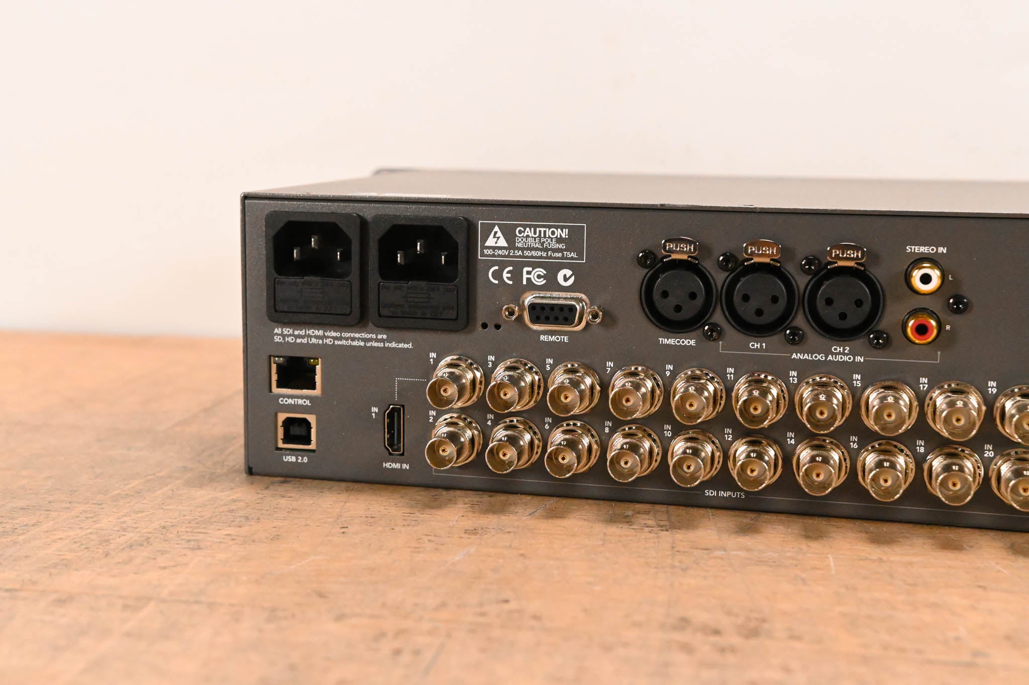 Blackmagic Design ATEM 2 M/E Production Studio 4K