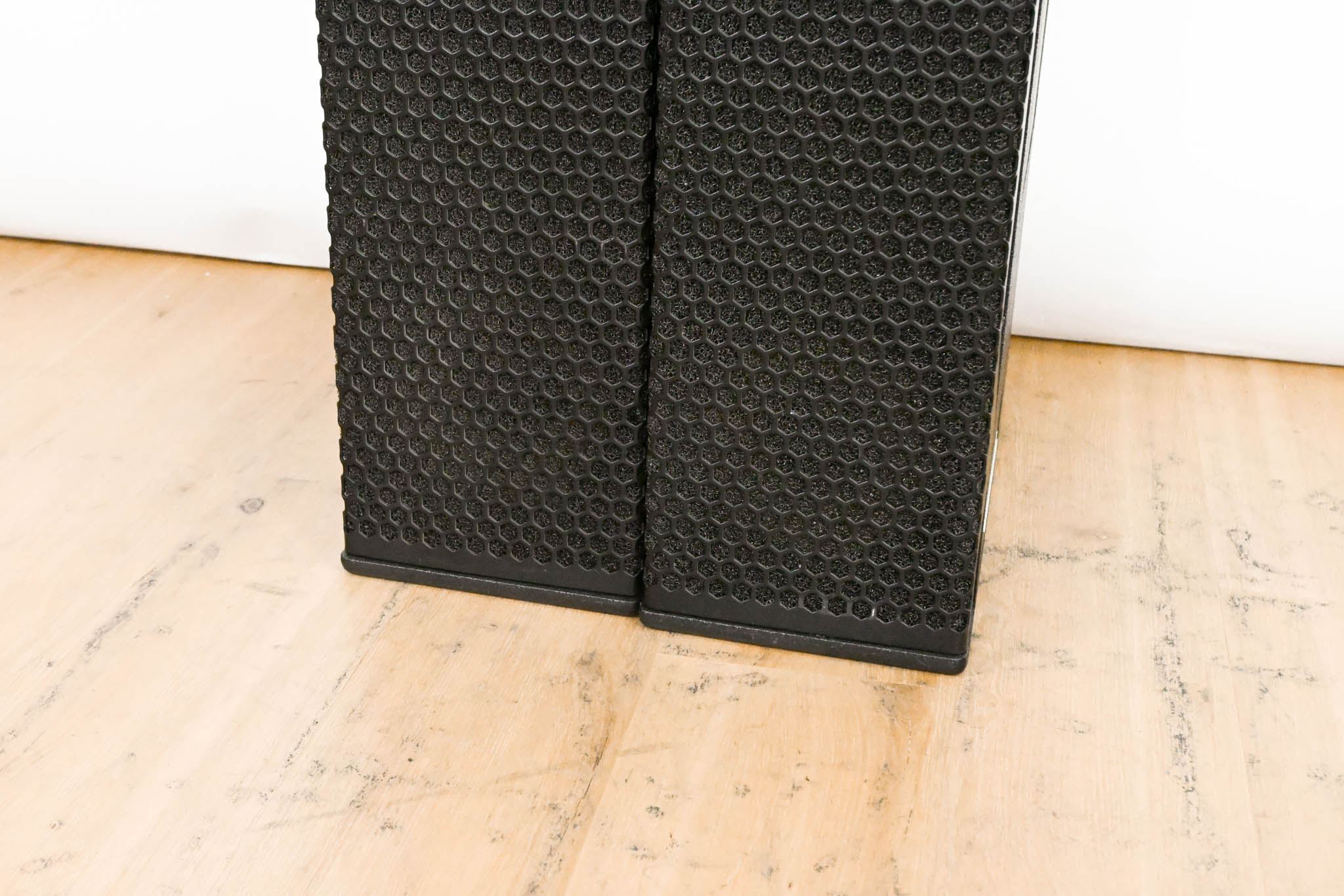 Adamson SpekTrix 3-Way Full Range Line Array Loudspeaker (PAIR)