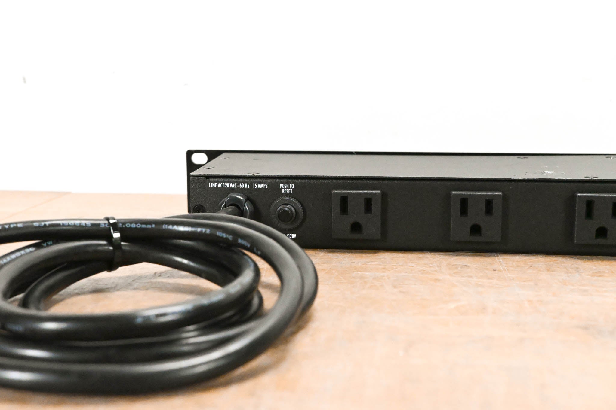 Furman M-8x2 8-Outlet Power Conditioner