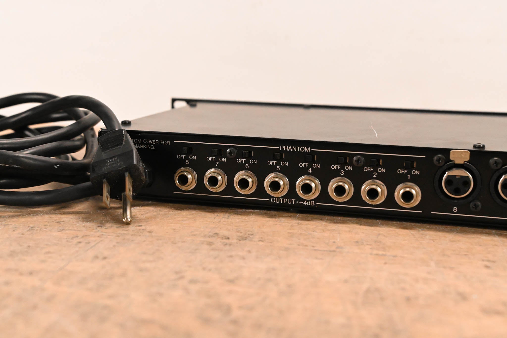 Yamaha MLA7 8-Channel Microphone/Line Amplifier