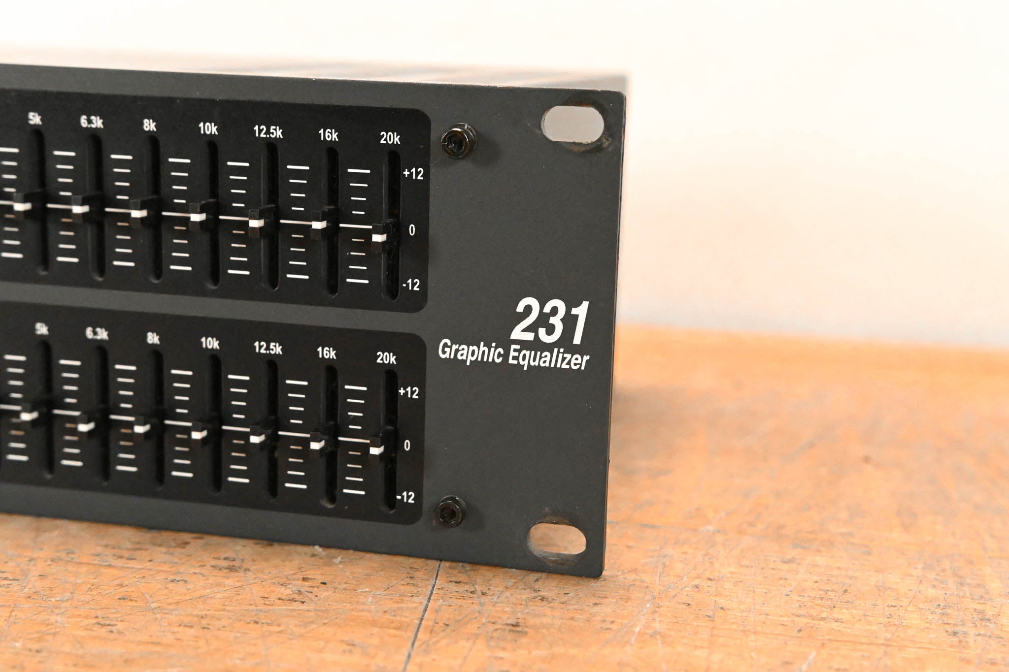 dbx 231 Dual-Channel 31-Band Graphic Equalizer