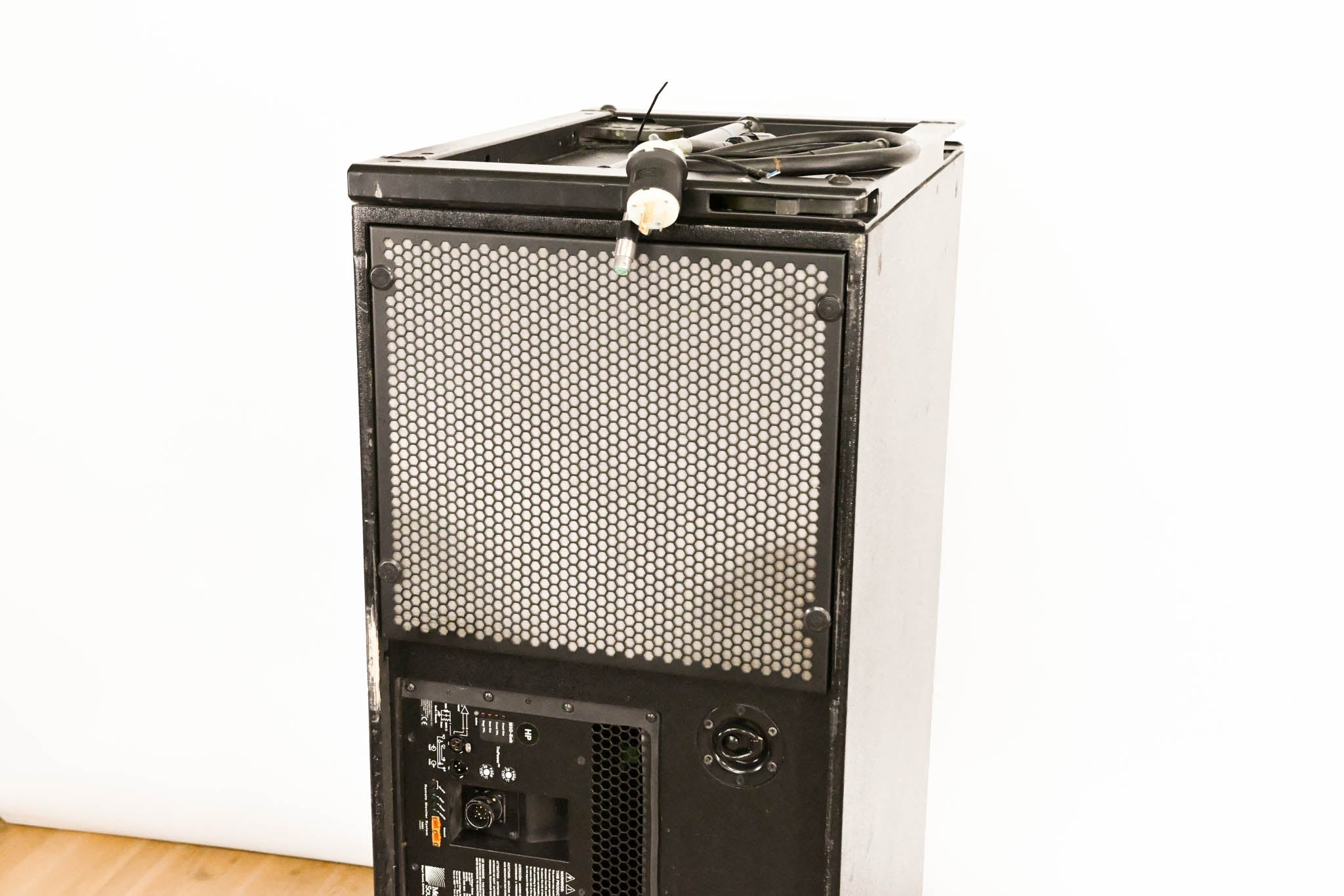 Meyer Sound M3D-SUB Active Directional Cardioid Subwoofer
