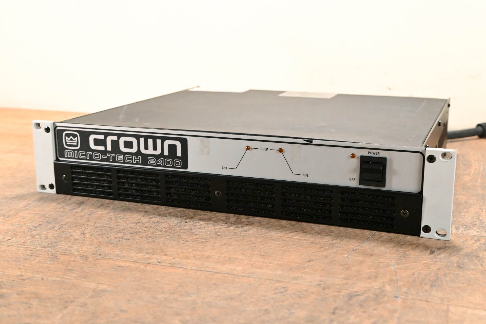 Crown Micro-Tech 2400 2-Channel Power Amplifier