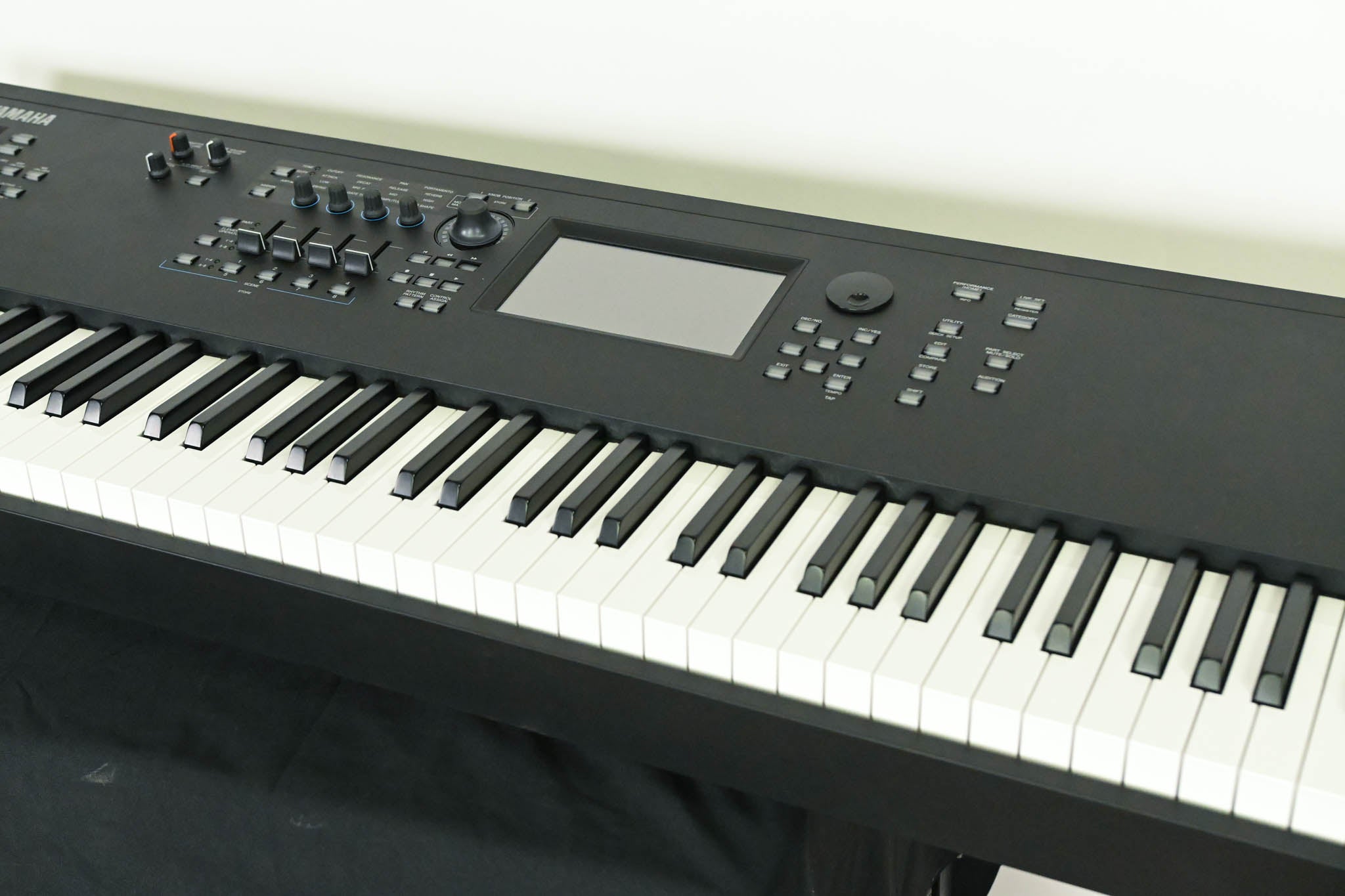 Yamaha MODX8 88-Key Synthesizer Workstation (NO POWER SUPPLY)