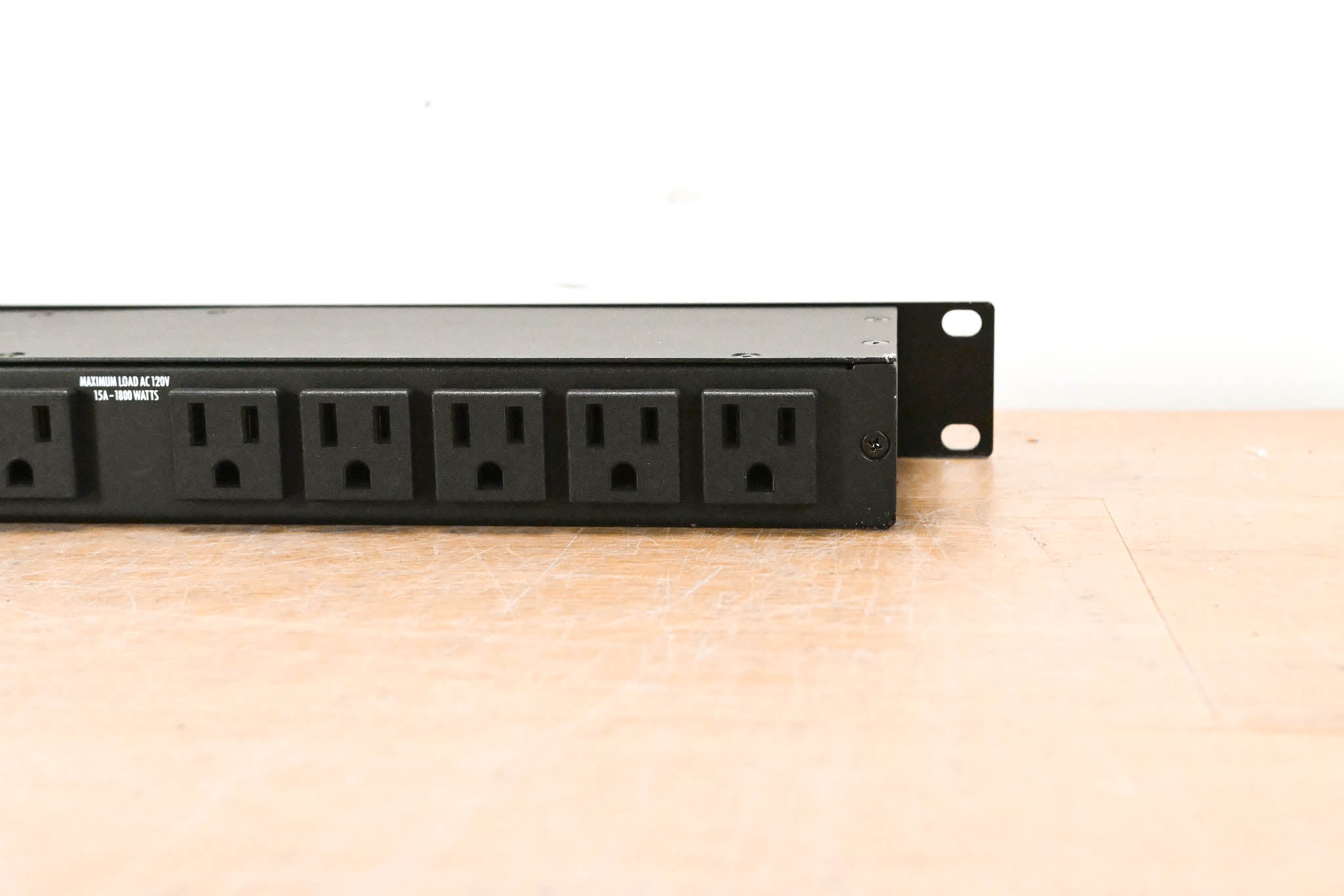 Furman M-8x2 8-Outlet Power Conditioner