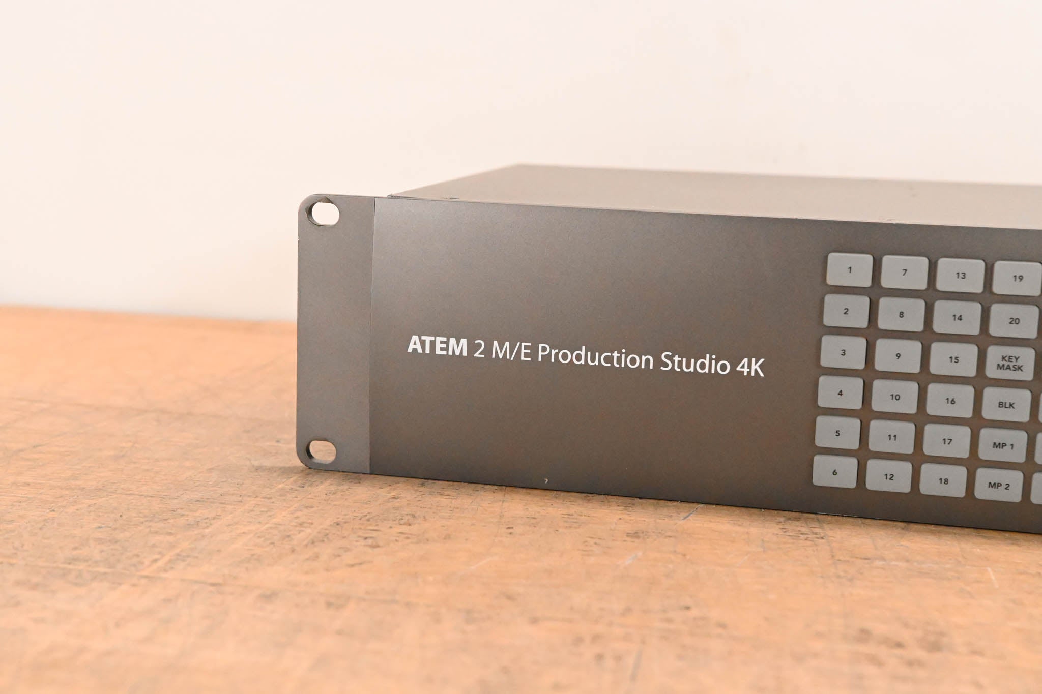 Blackmagic Design ATEM 2 M/E Production Studio 4K