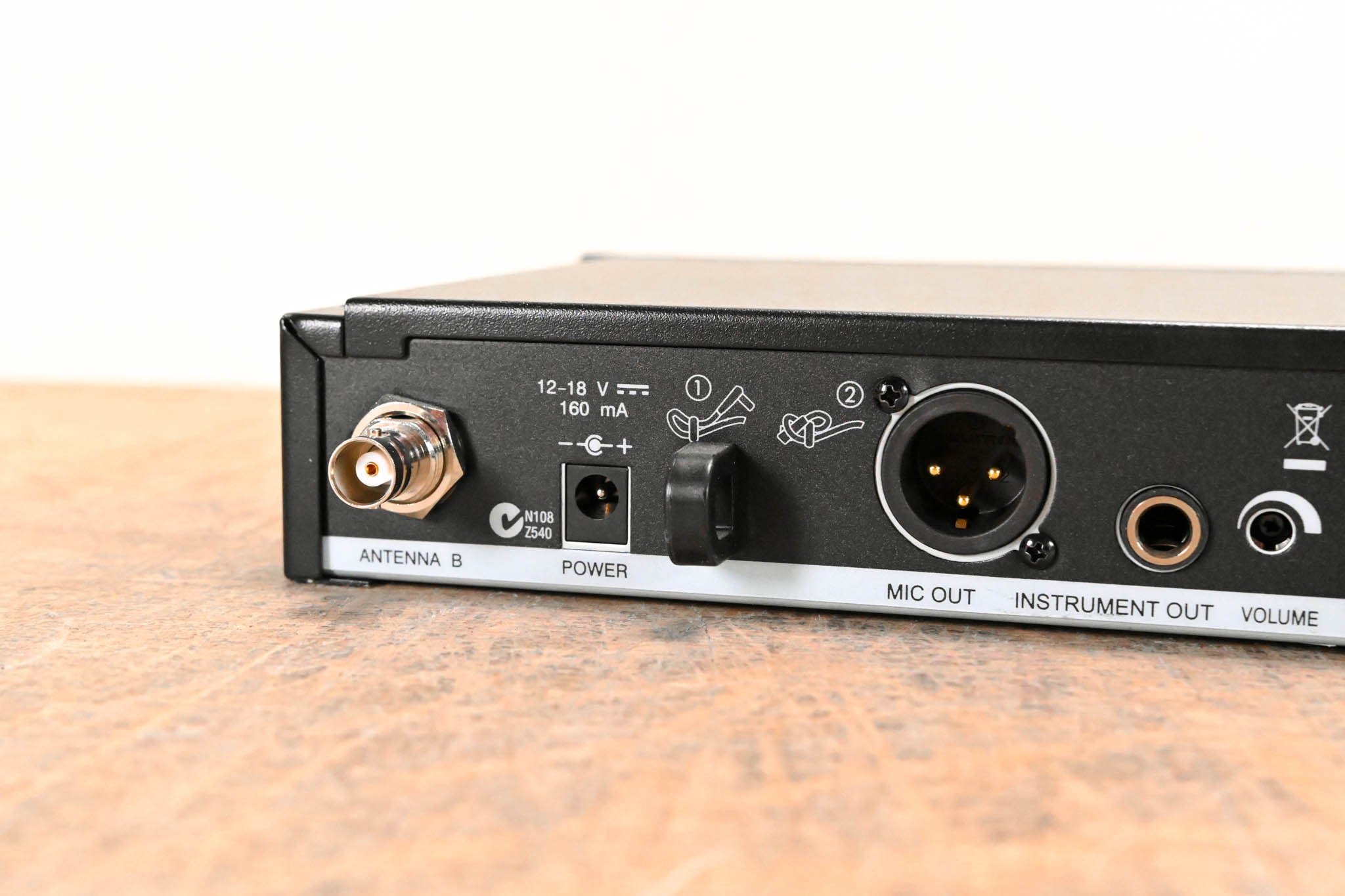 Shure SLX14 Bodypack Wireless System - G5 Band (NO POWER SUPPLY)