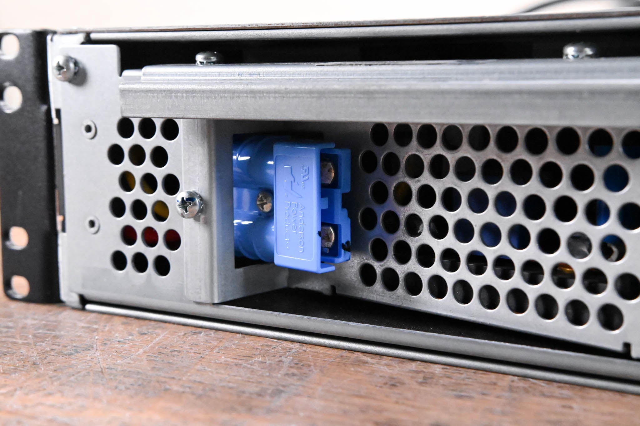 APC SMT2200RM2U Line Interactive 2200VA Smart-UPS