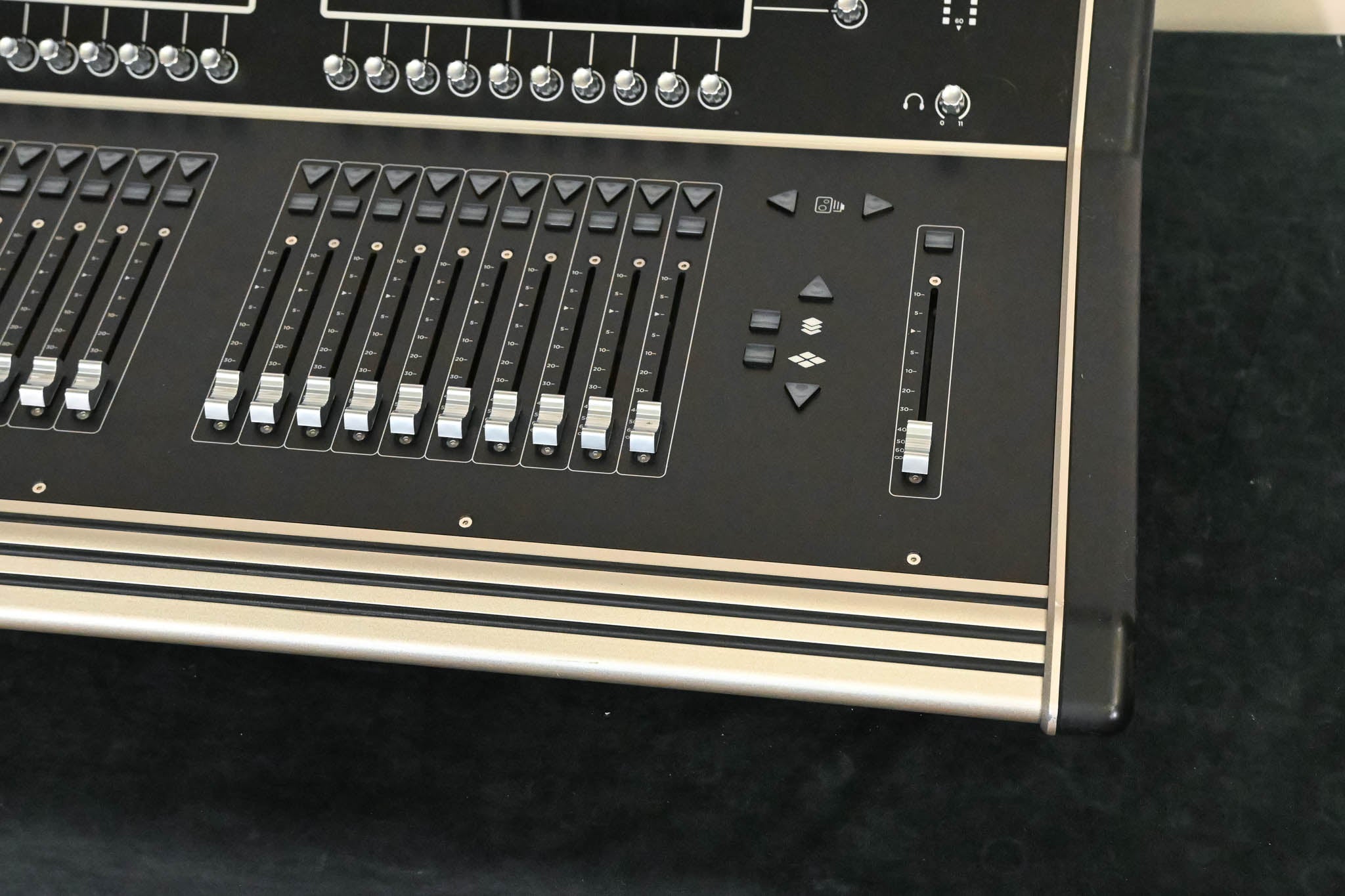 DiGiCo S21 48-Channel Digital Audio Mixing Console