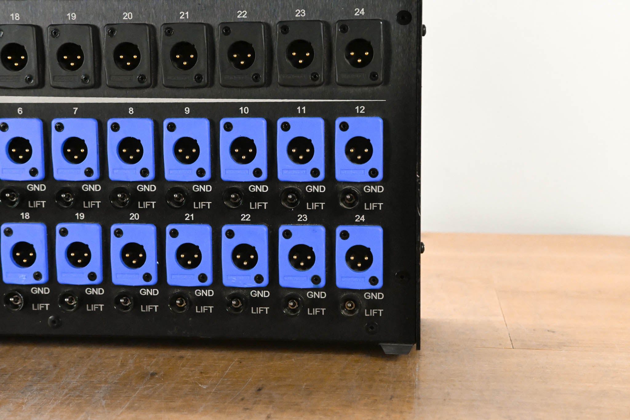 Whirlwind SB Series SB24T11G 24-Channel Passive Mic Splitter