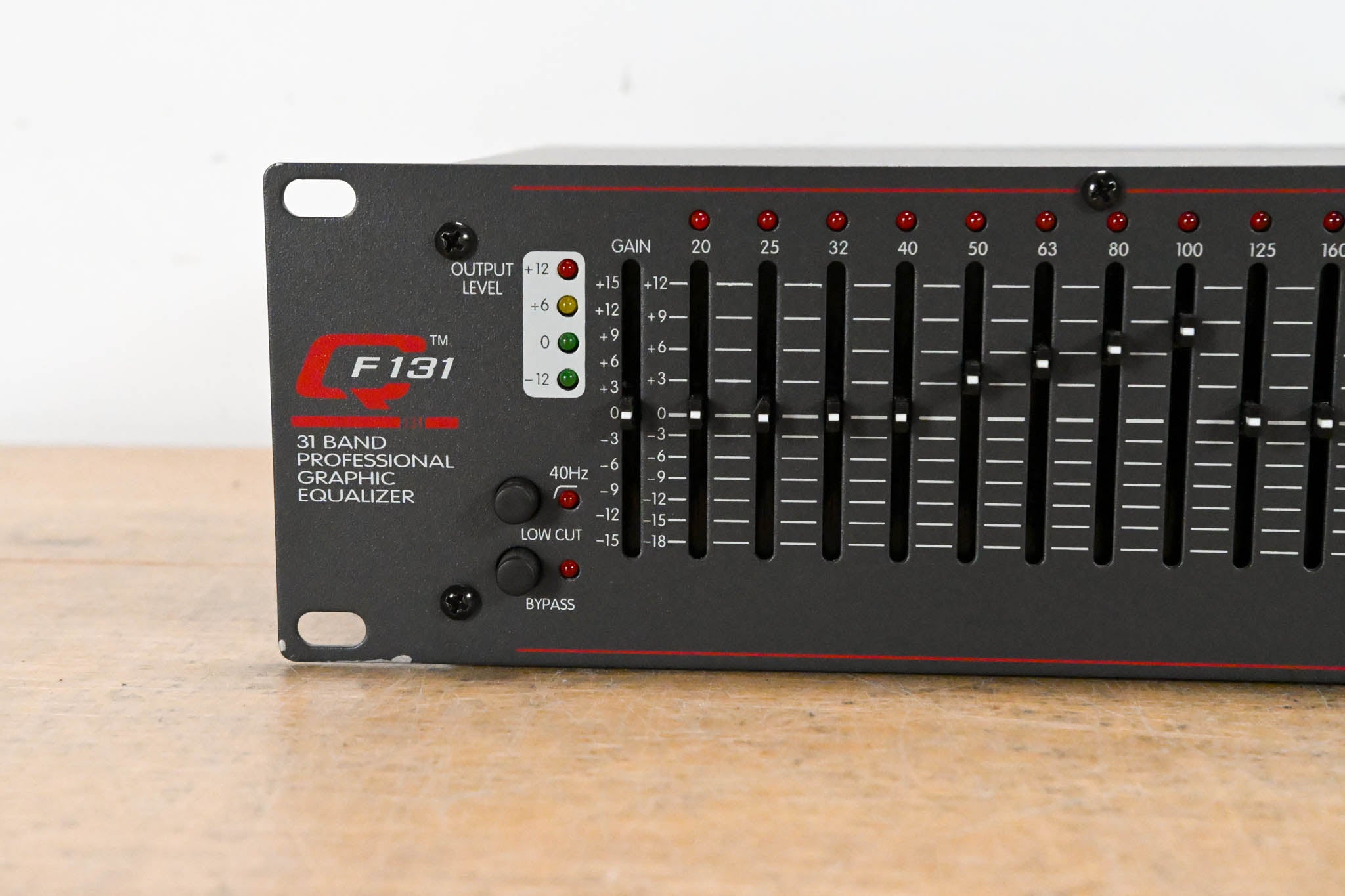 Peavey QF 131 31-Band Graphic Equalizer